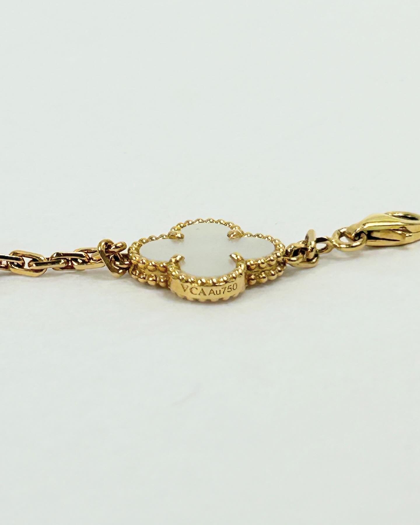 5 Motif Mother of Pearl Vintage Alhambra Gold Bracelet