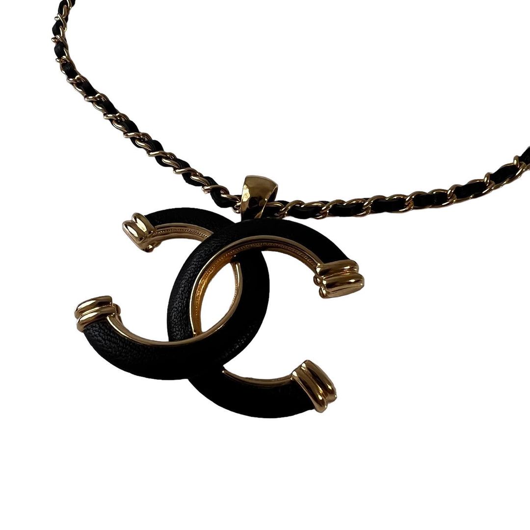 22A Black/Gold Leather Chocker/Necklace