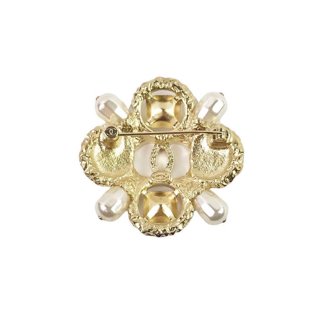 22C Gold Metal/Strass/Pearl Brooch