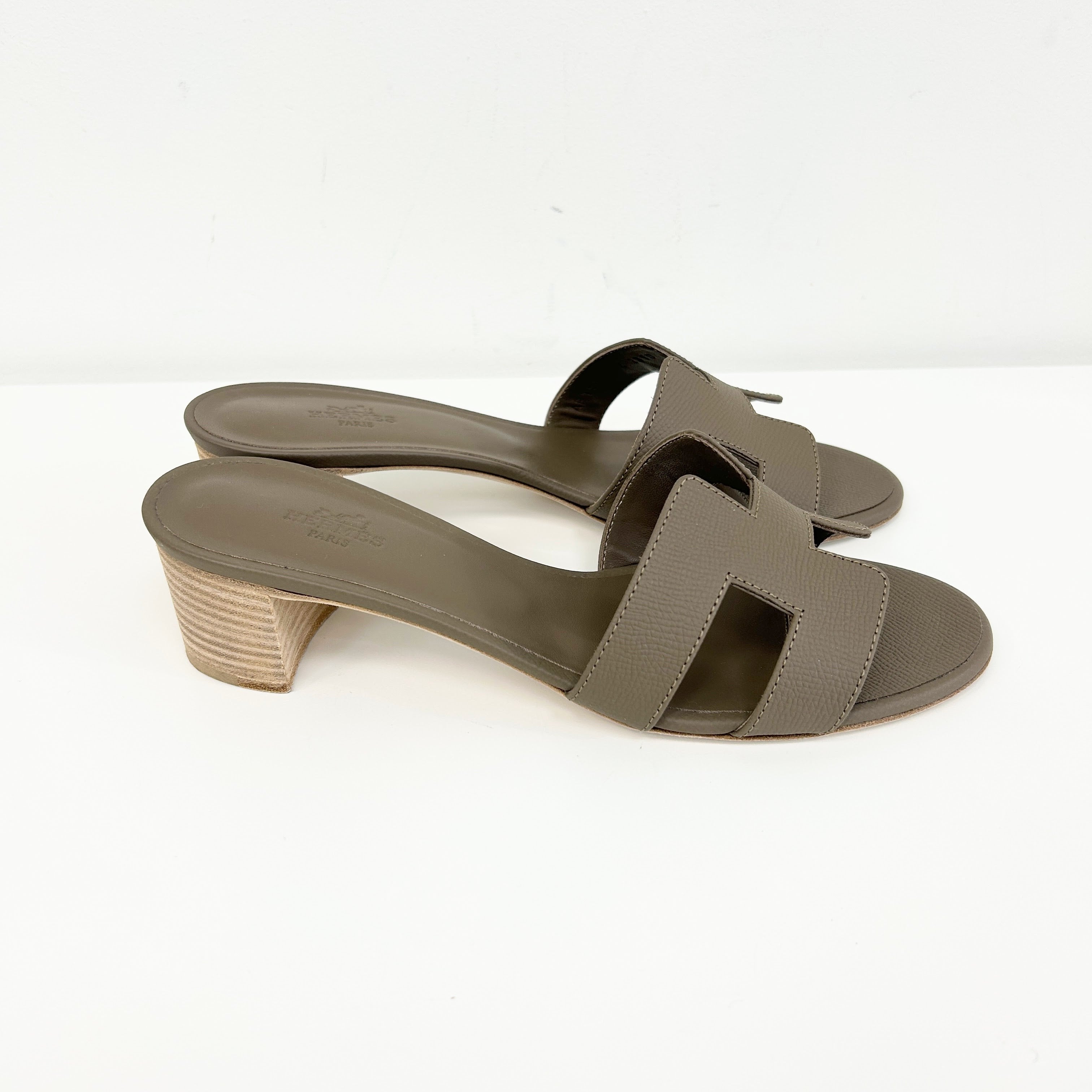 Etoupe Epsom Oasis Block Heel Sandals - Haute Classics