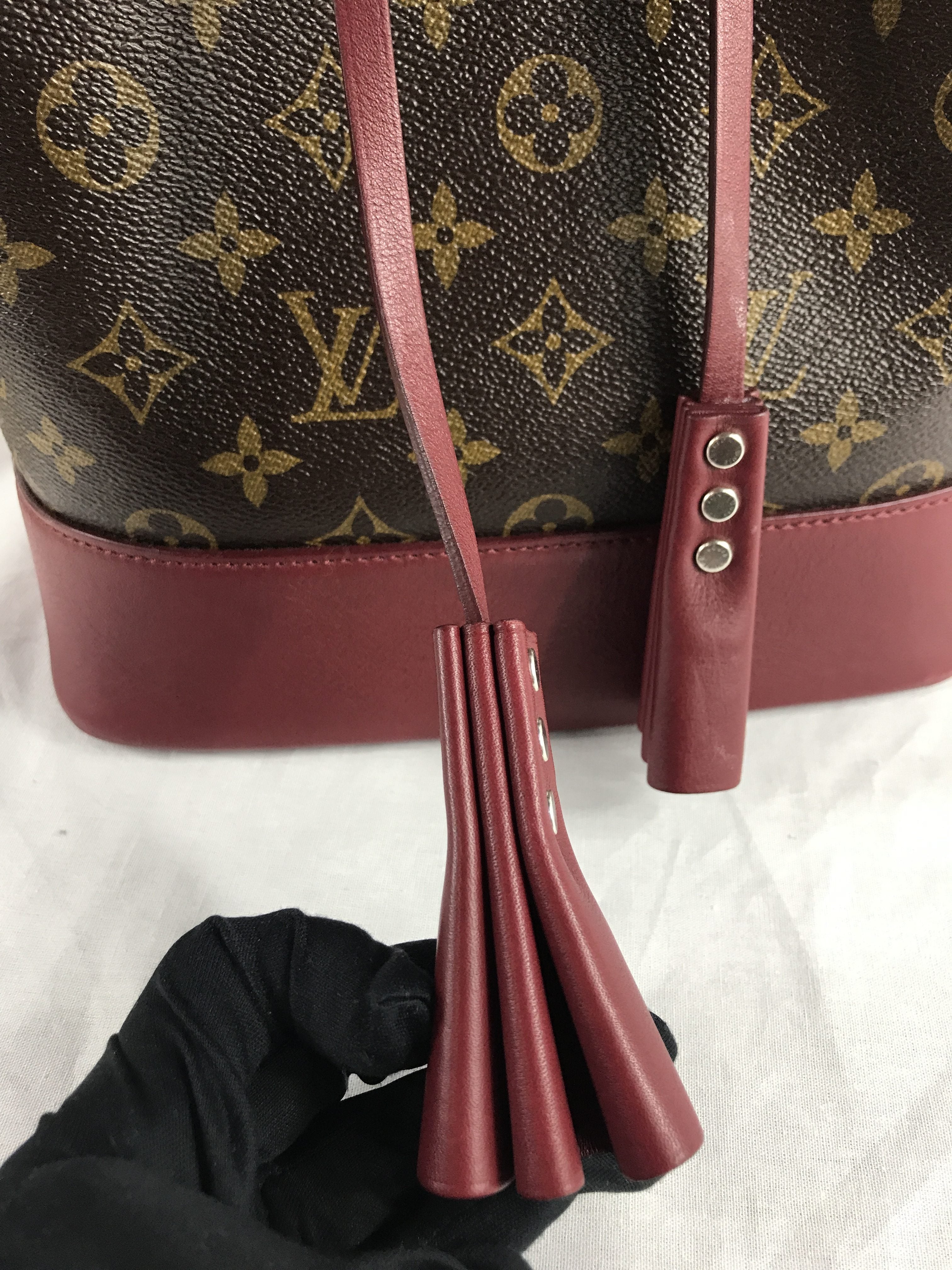 Monogram Coated Canvas/ Burgundy Leather Bucket Shoulder Bag w/ removable pouch w/RHW