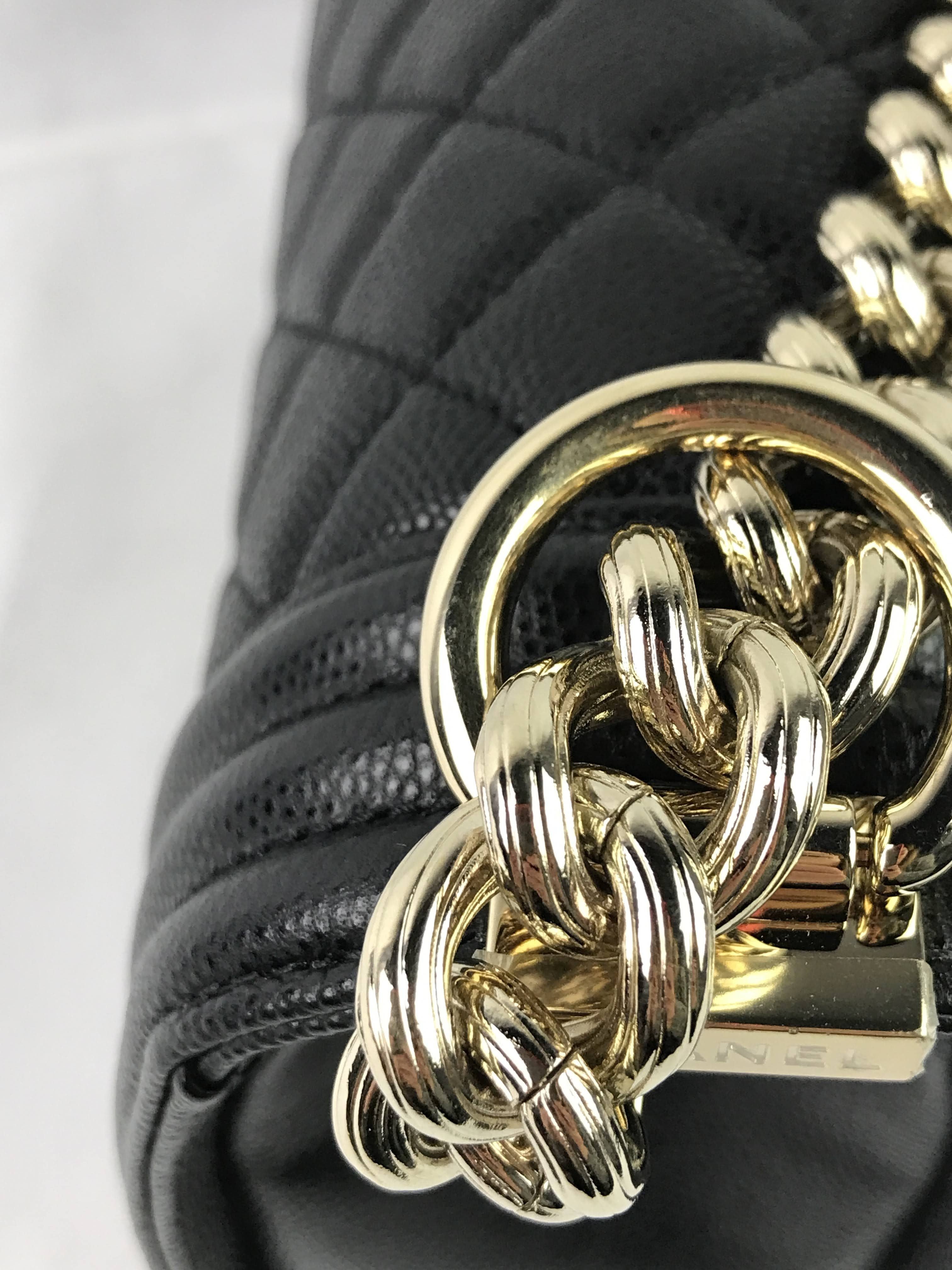 Black Caviar Medium Boy Bag w/Shiny LGHW