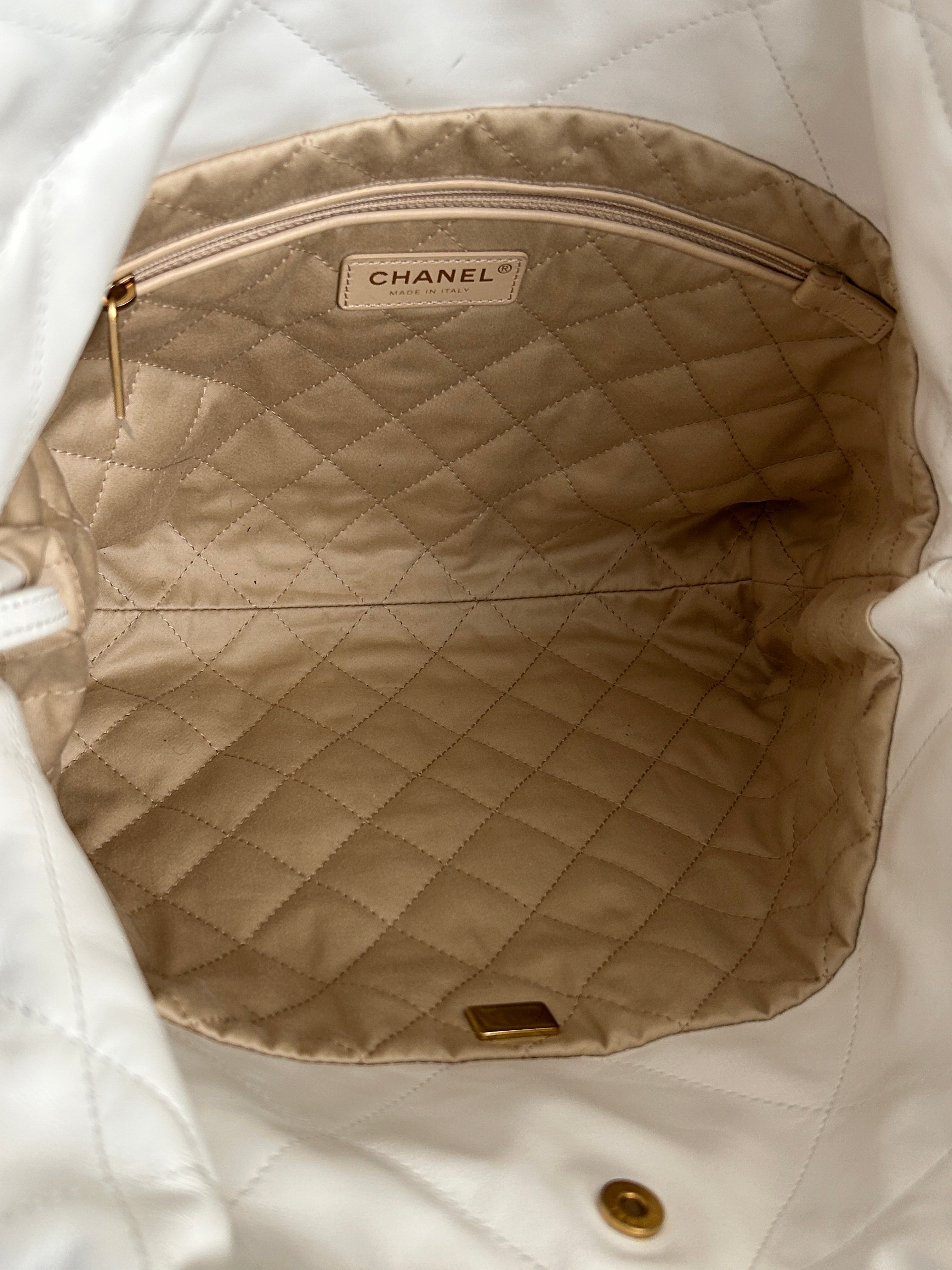 22 White Calfskin Medium Hobo Bag w/AGHW - Haute Classics