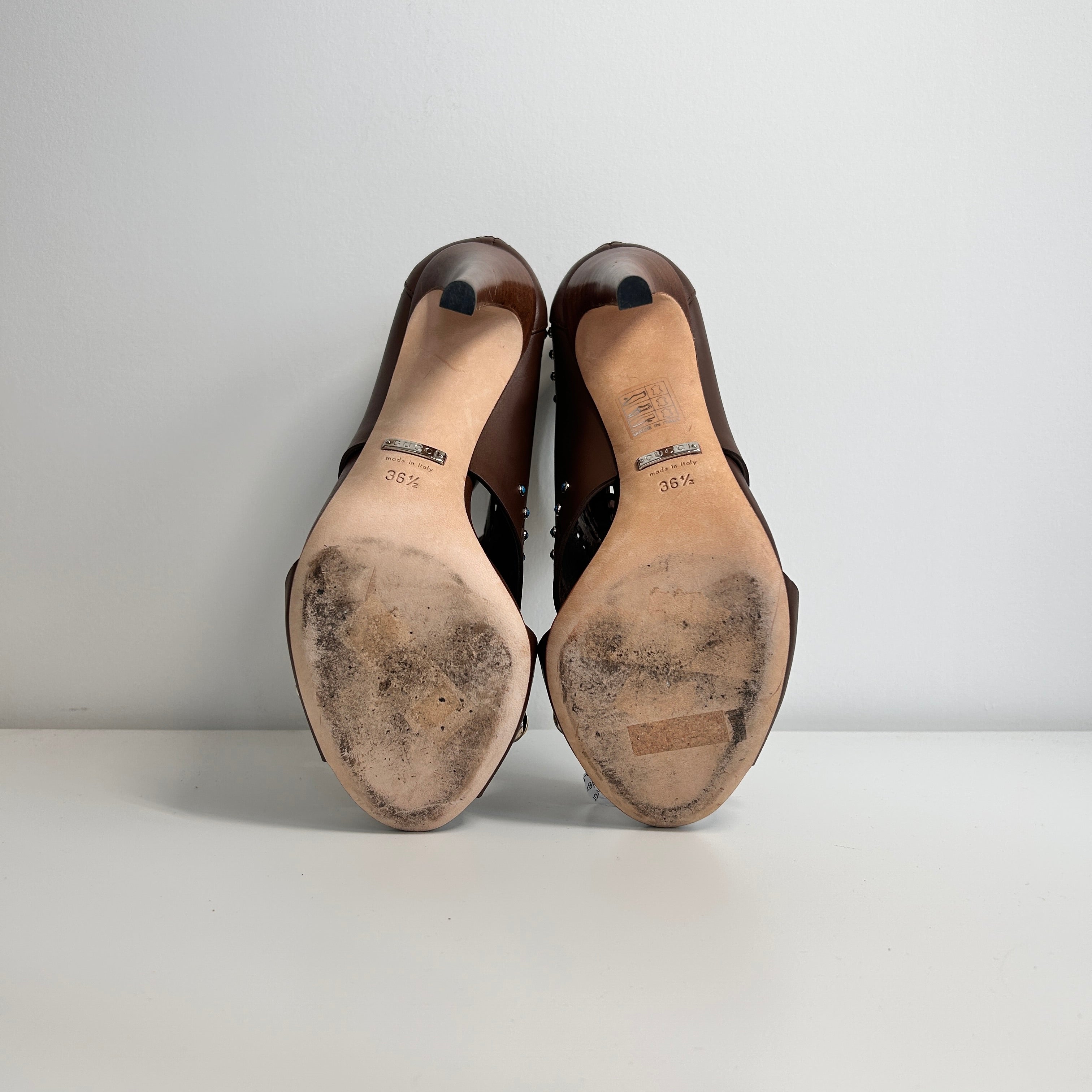 Brown Leather Cutout Accent Pumps