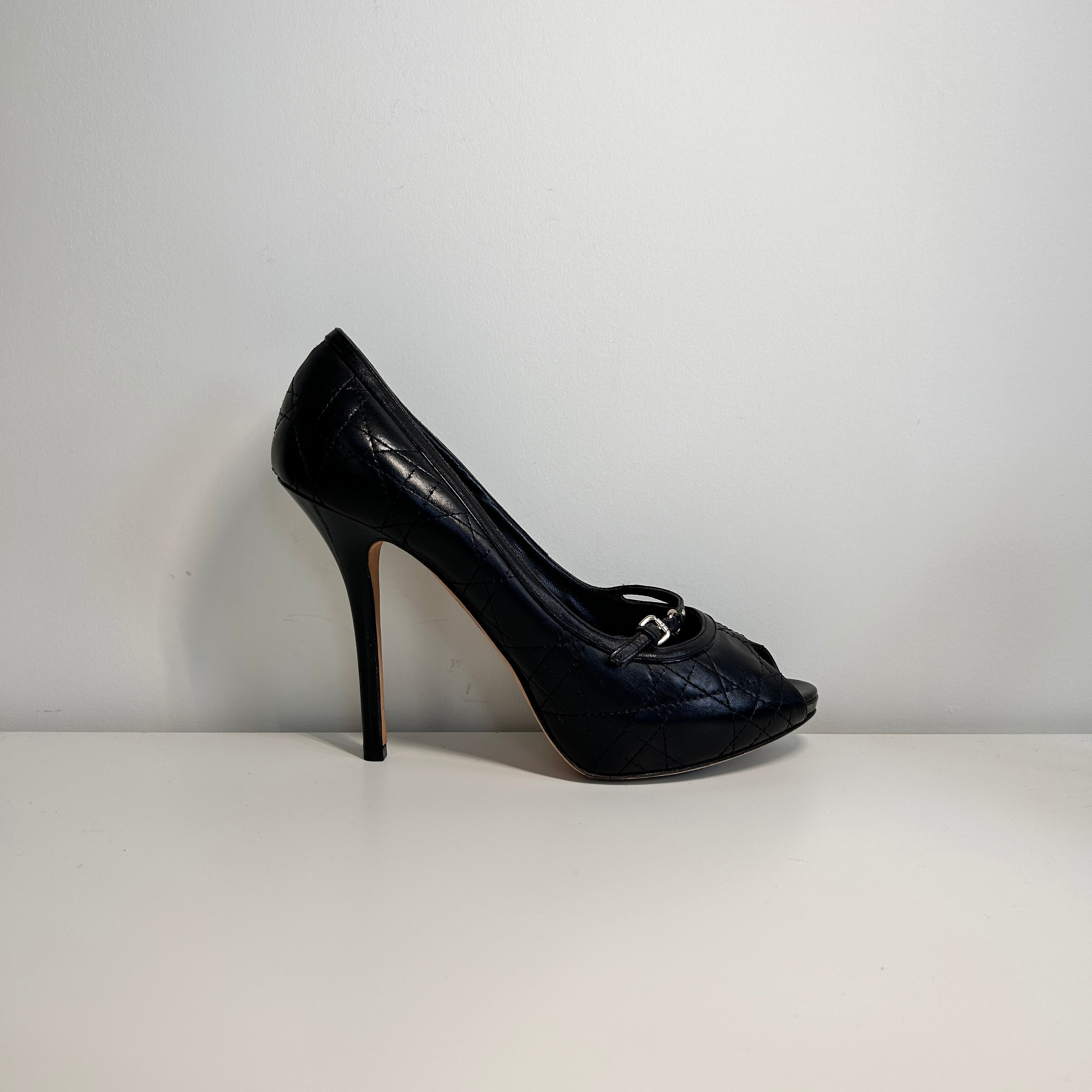 Black Cannage Pattern Leather Pumps