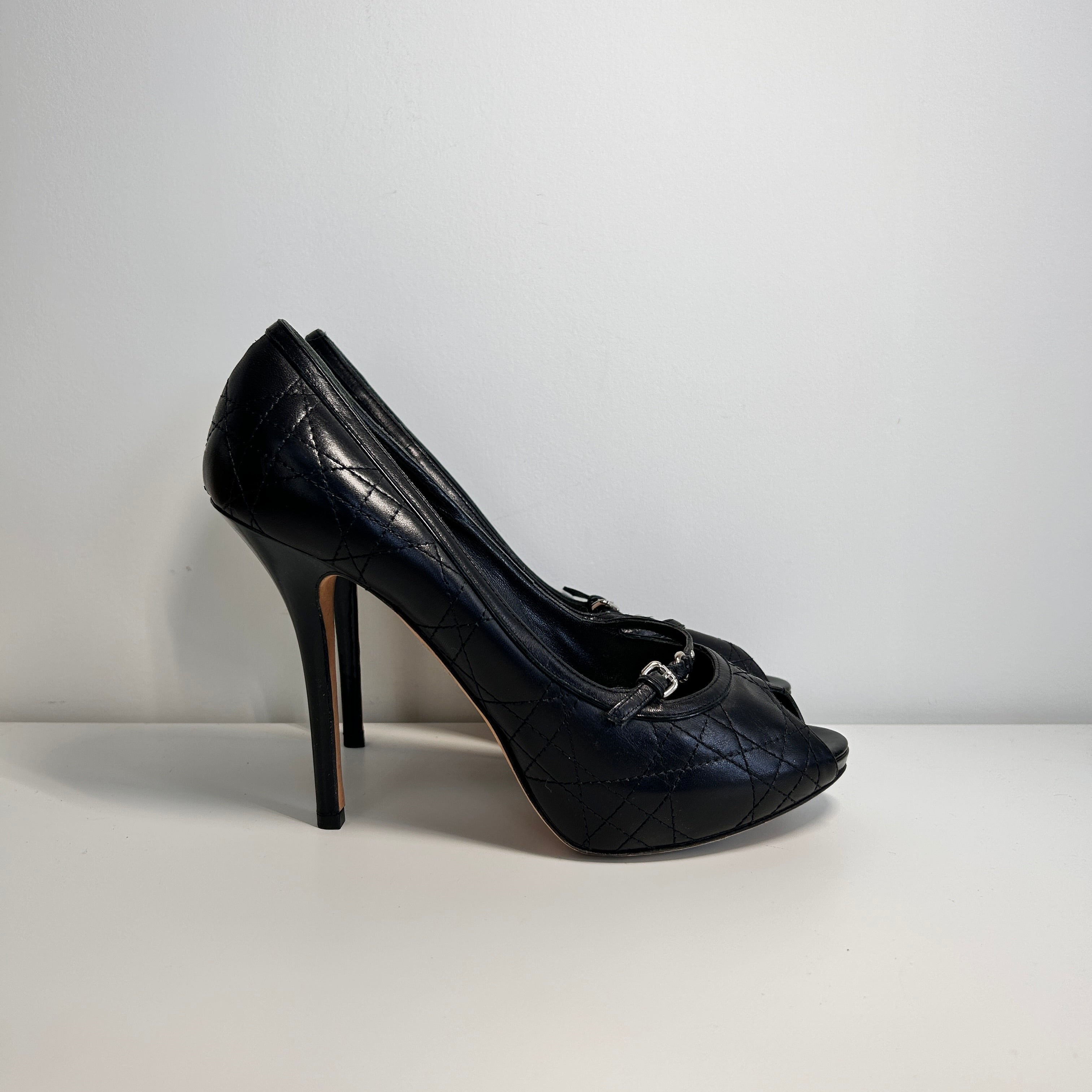 Black Cannage Pattern Leather Pumps
