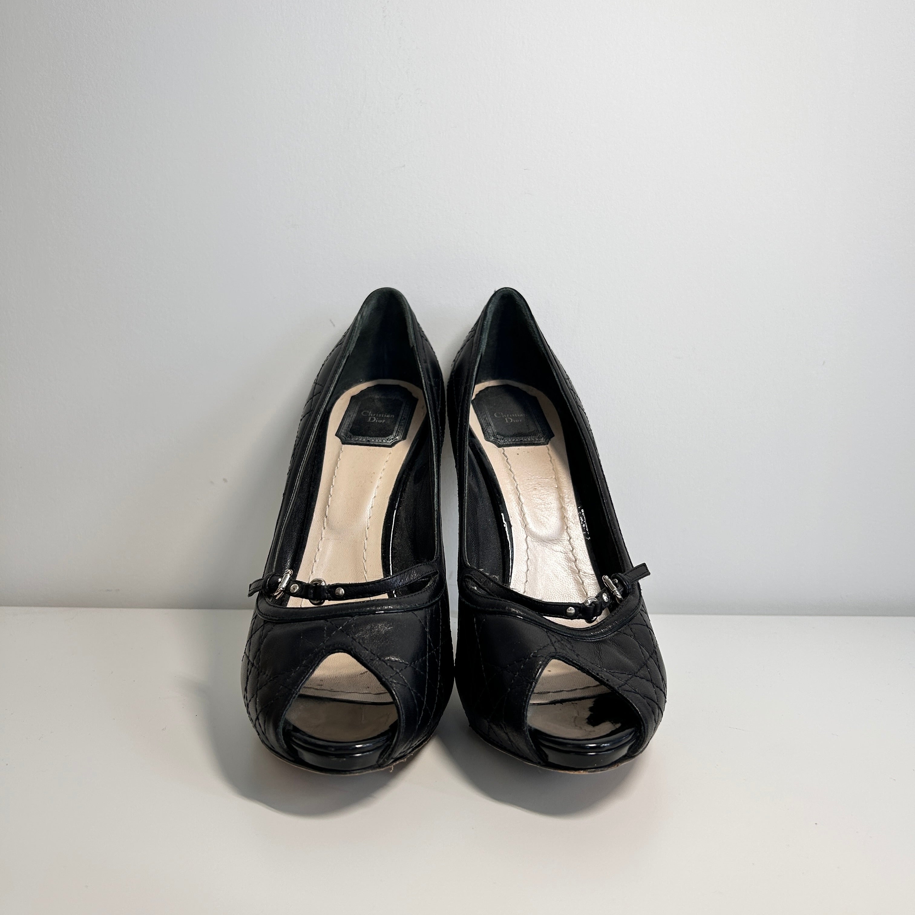 Black Cannage Pattern Leather Pumps