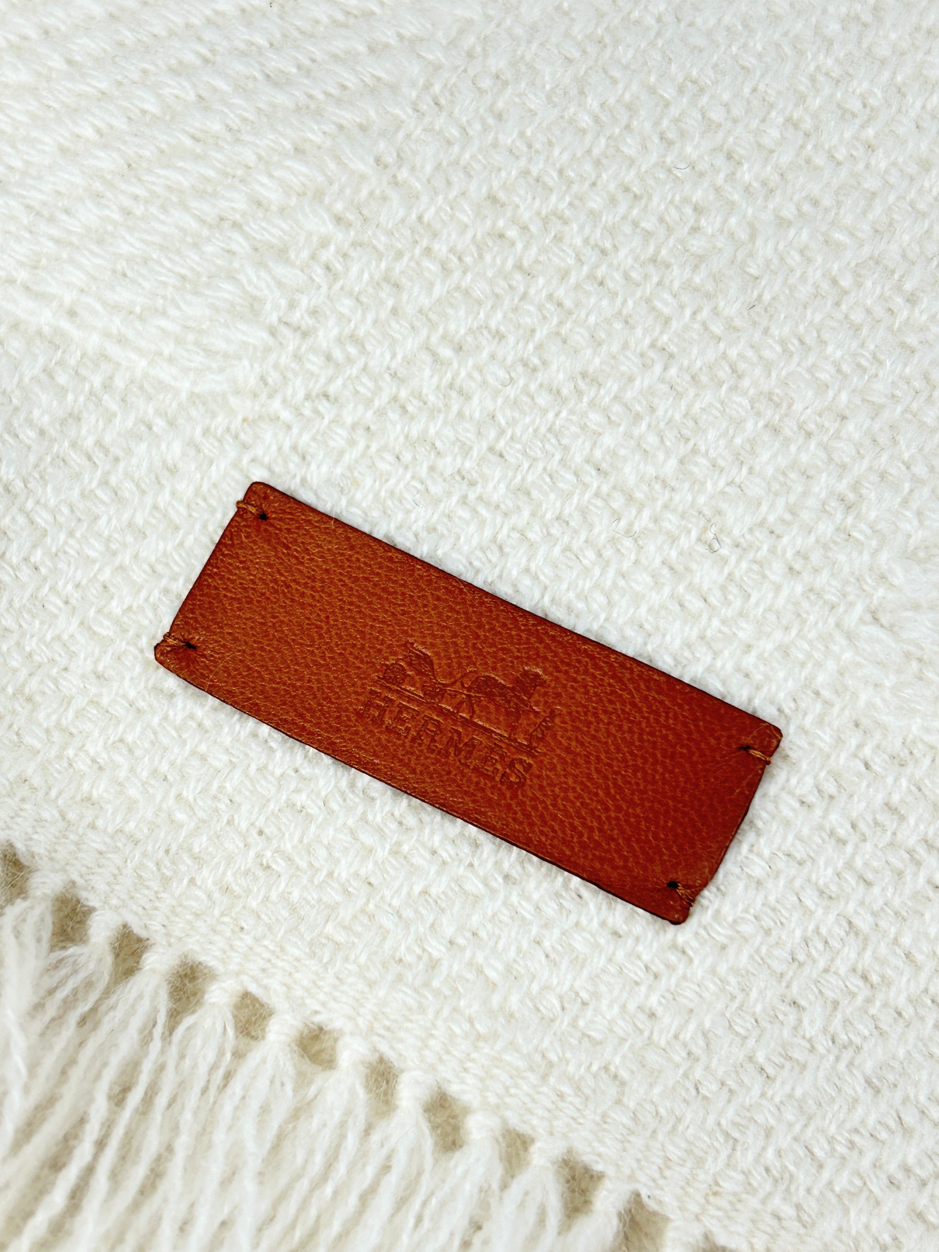 Raylee Cashmere Cream Stoll