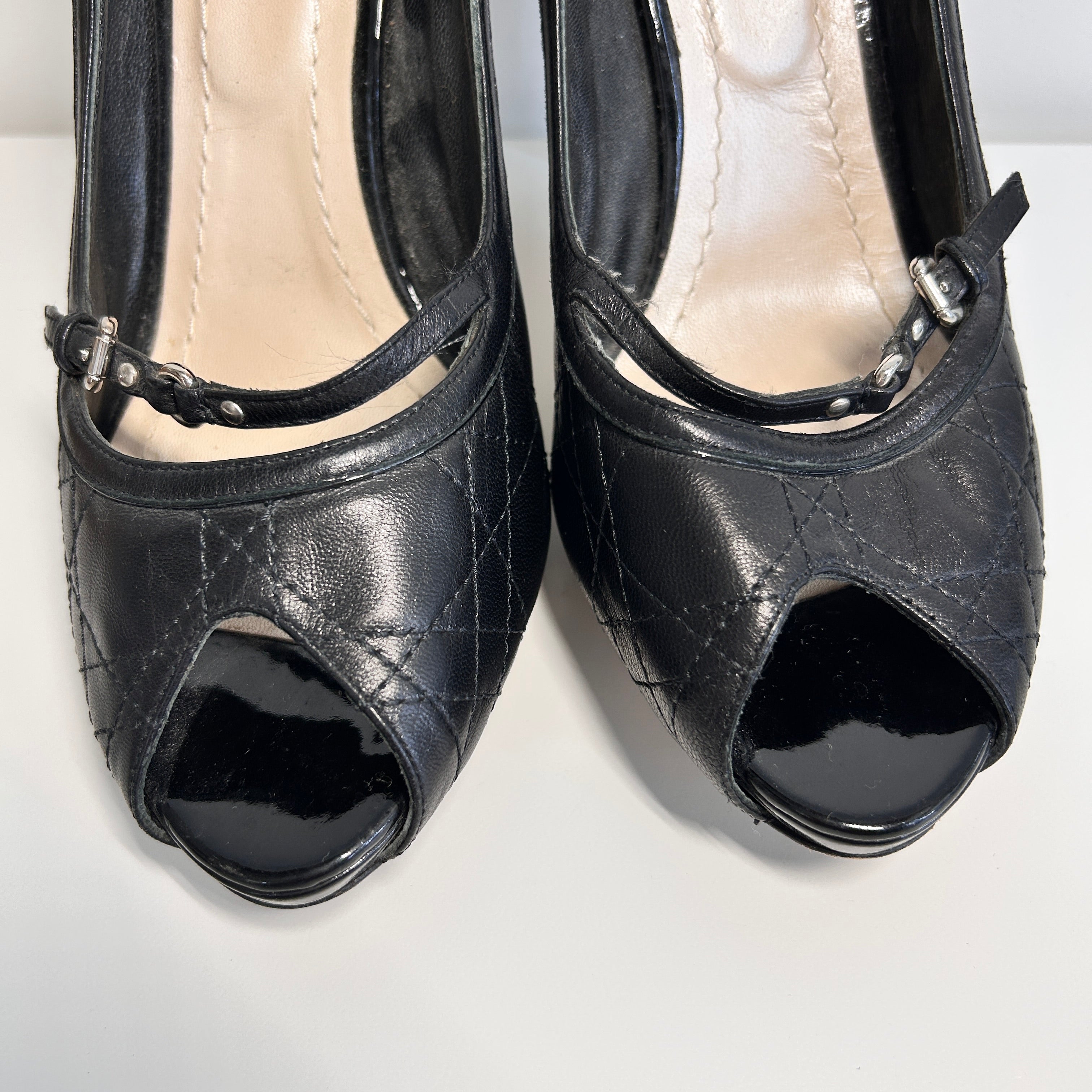 Black Cannage Pattern Leather Pumps