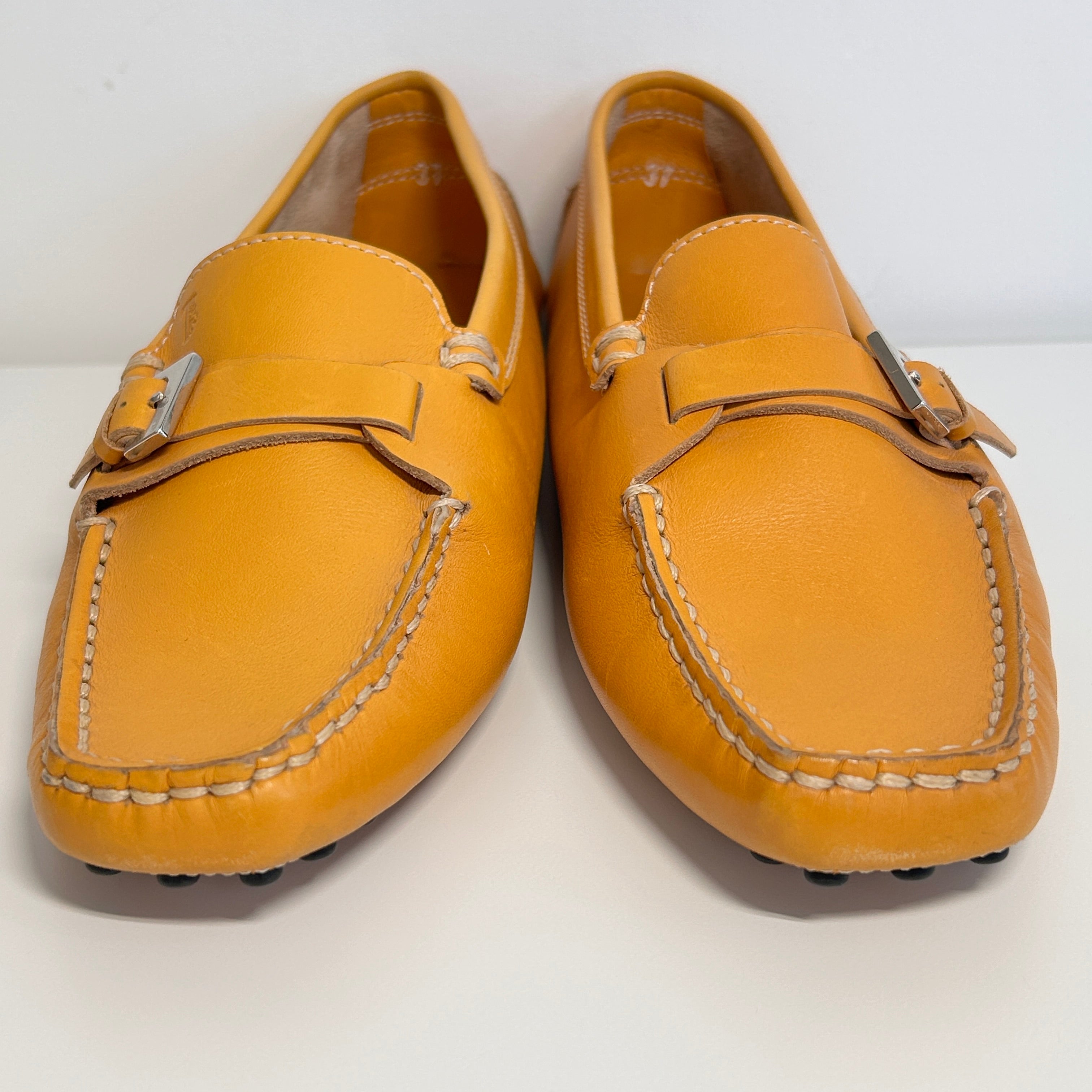 Yellow Leather Gommino T-logo Plaque Loafers