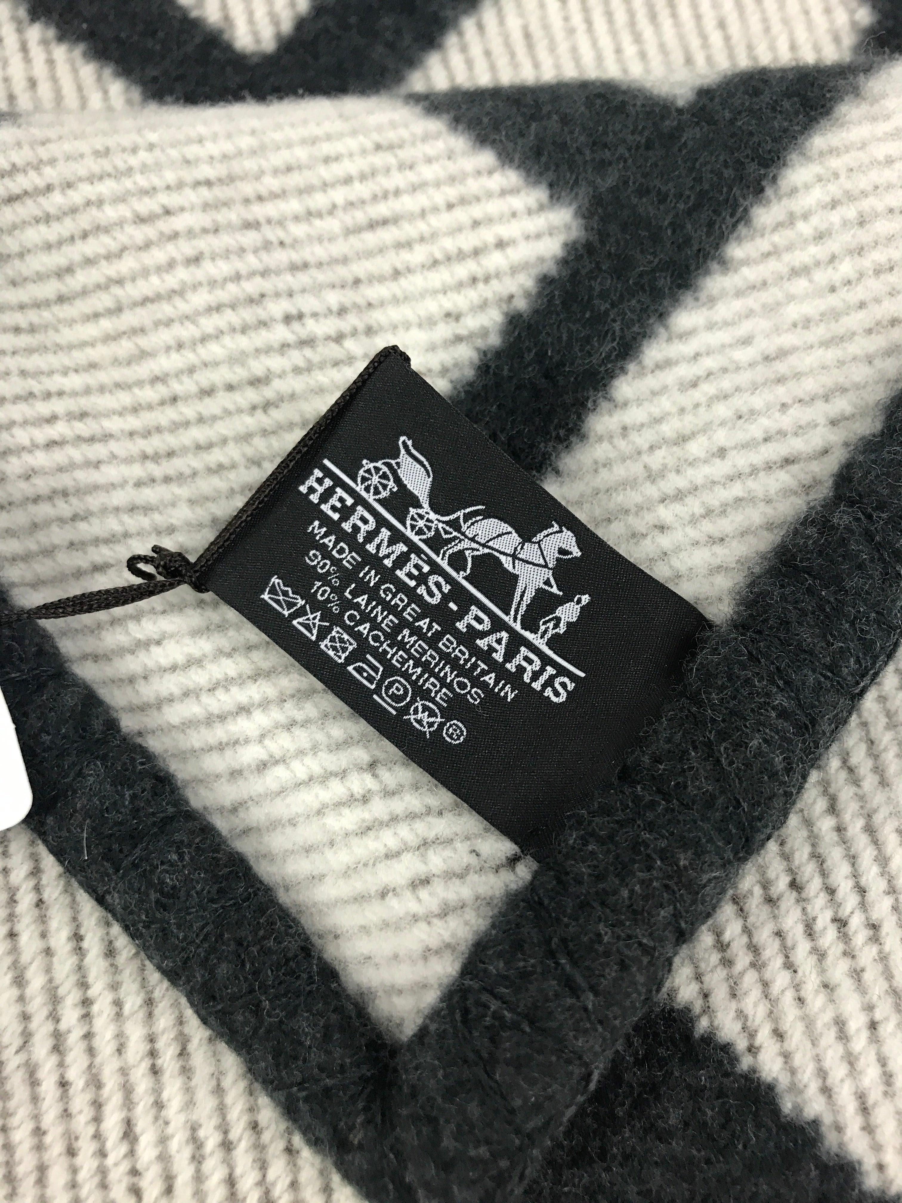 Black/Ecru Avalon III Throw Blanket