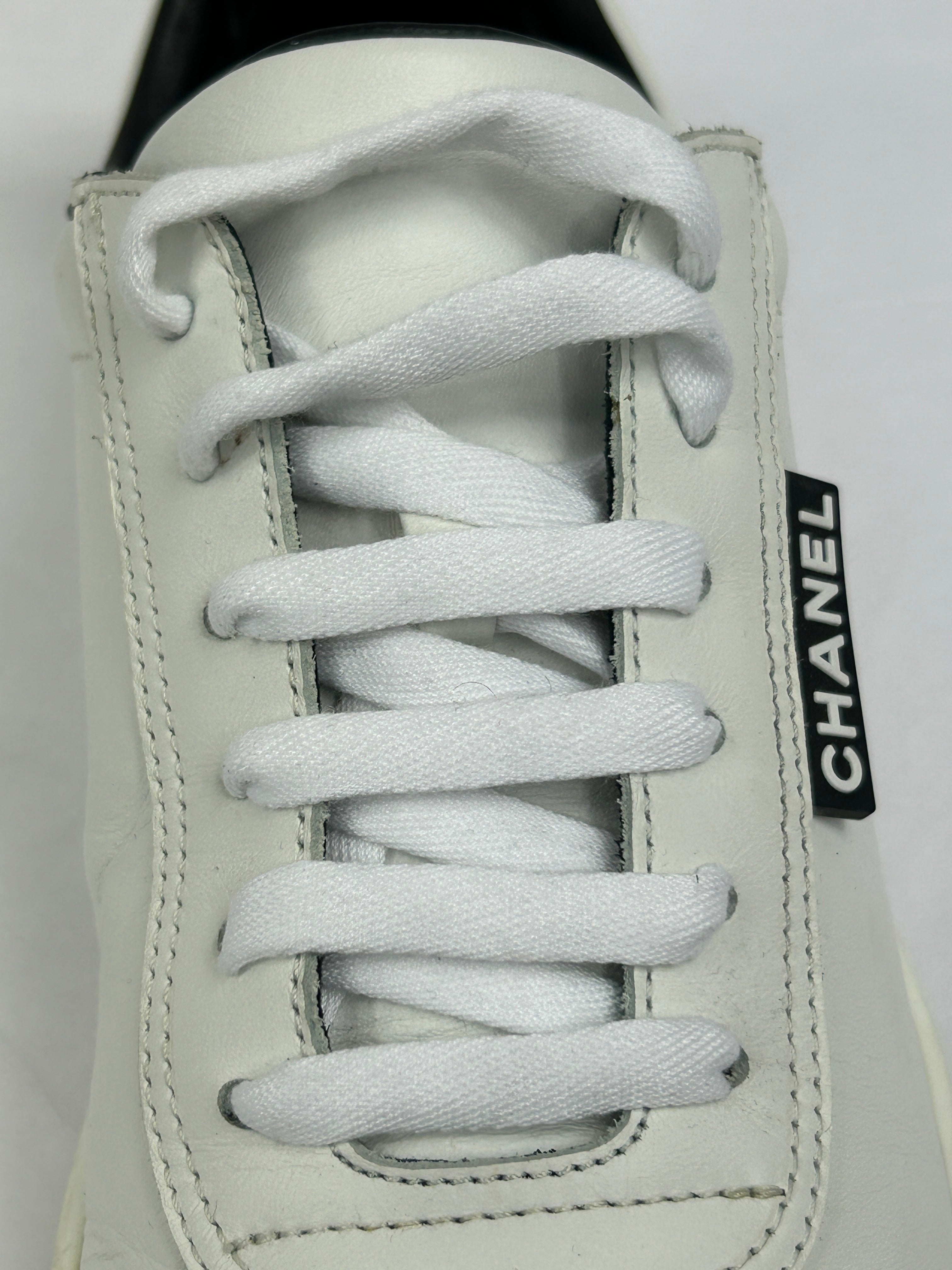 White/ Black Classic Women’s Tennis Sneakers