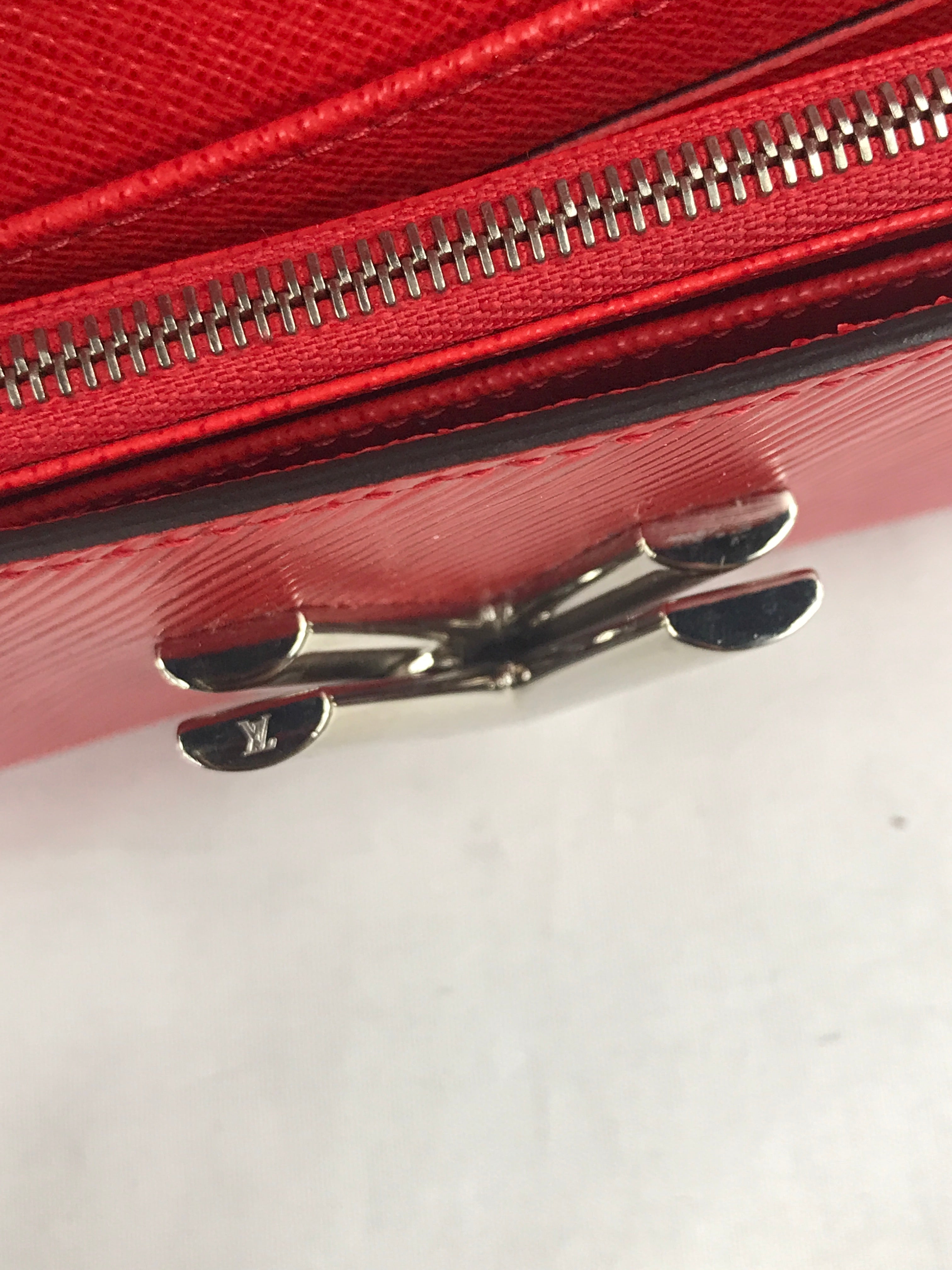 Poppy Epi Leather Twist Wallet W/SHW