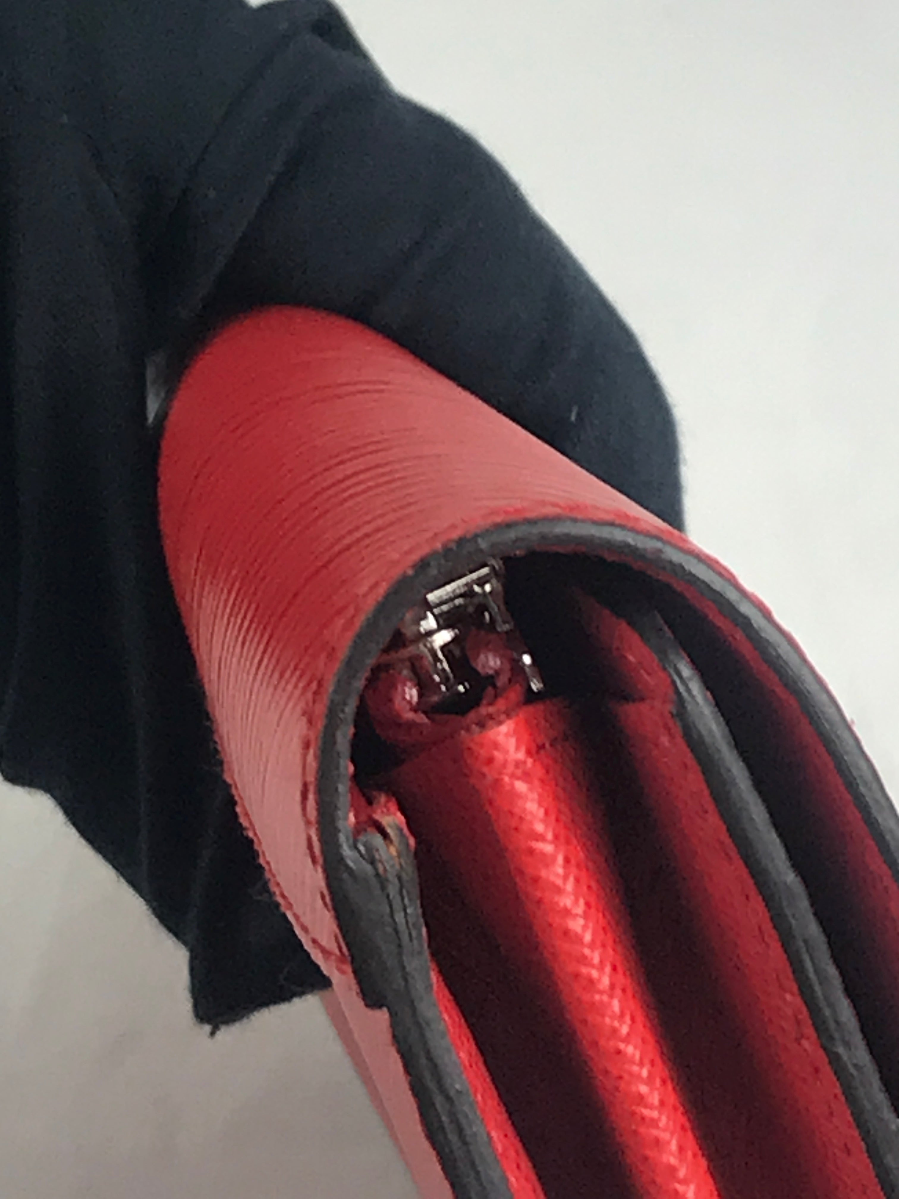 Poppy Epi Leather Twist Wallet W/SHW