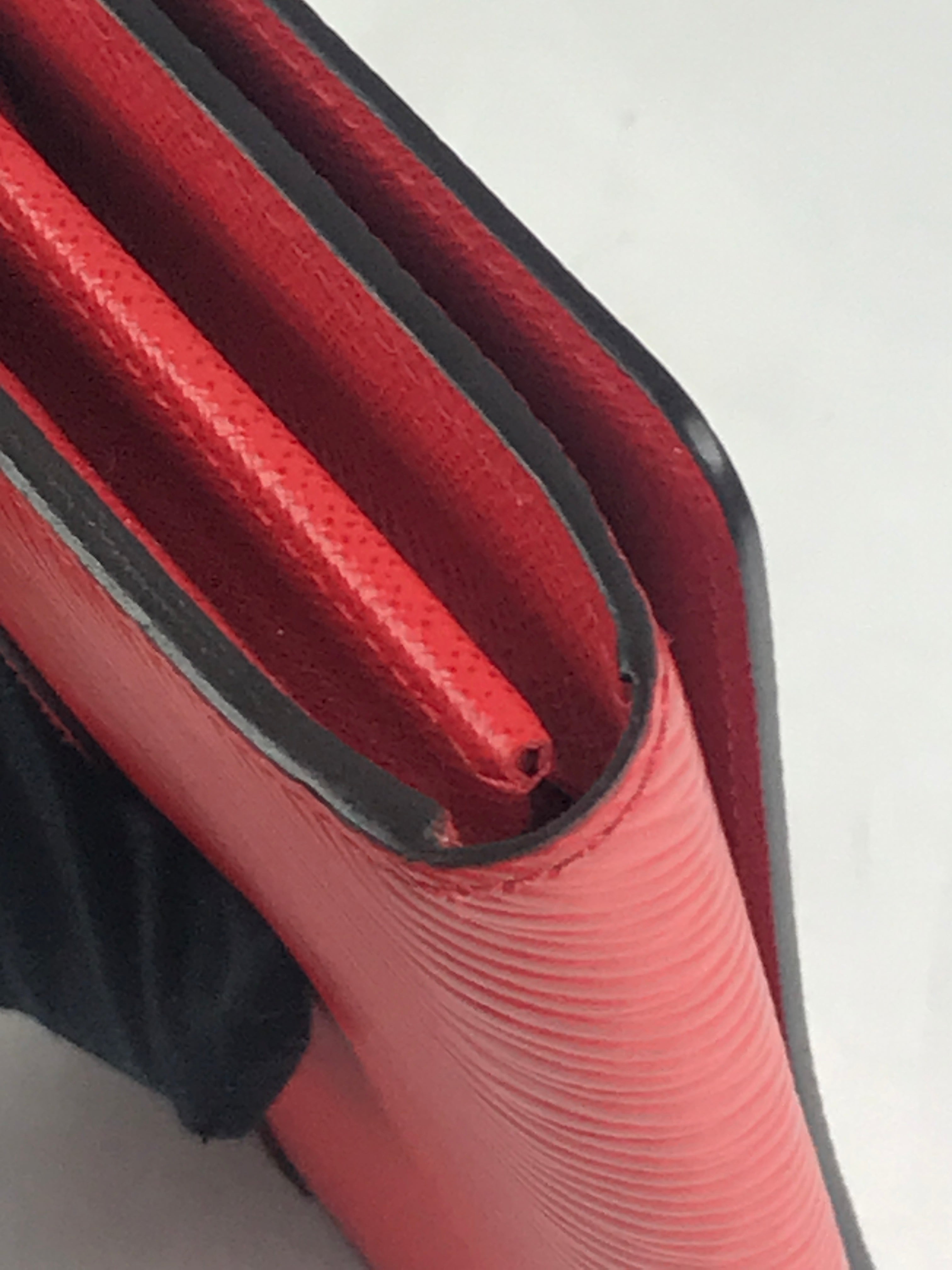 Poppy Epi Leather Twist Wallet W/SHW
