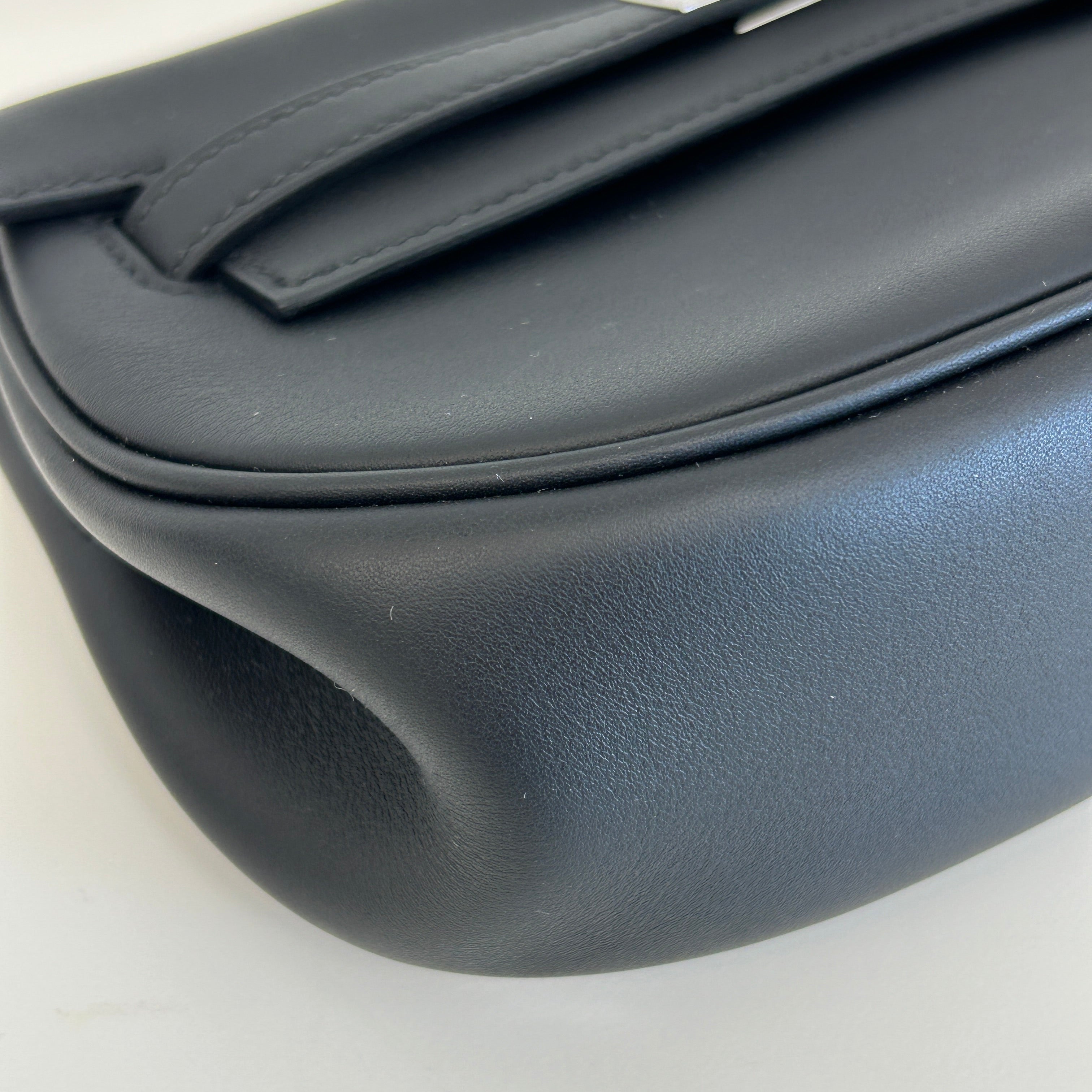 Noir Swift Leather Kelly Moove w/Pouch & PHW