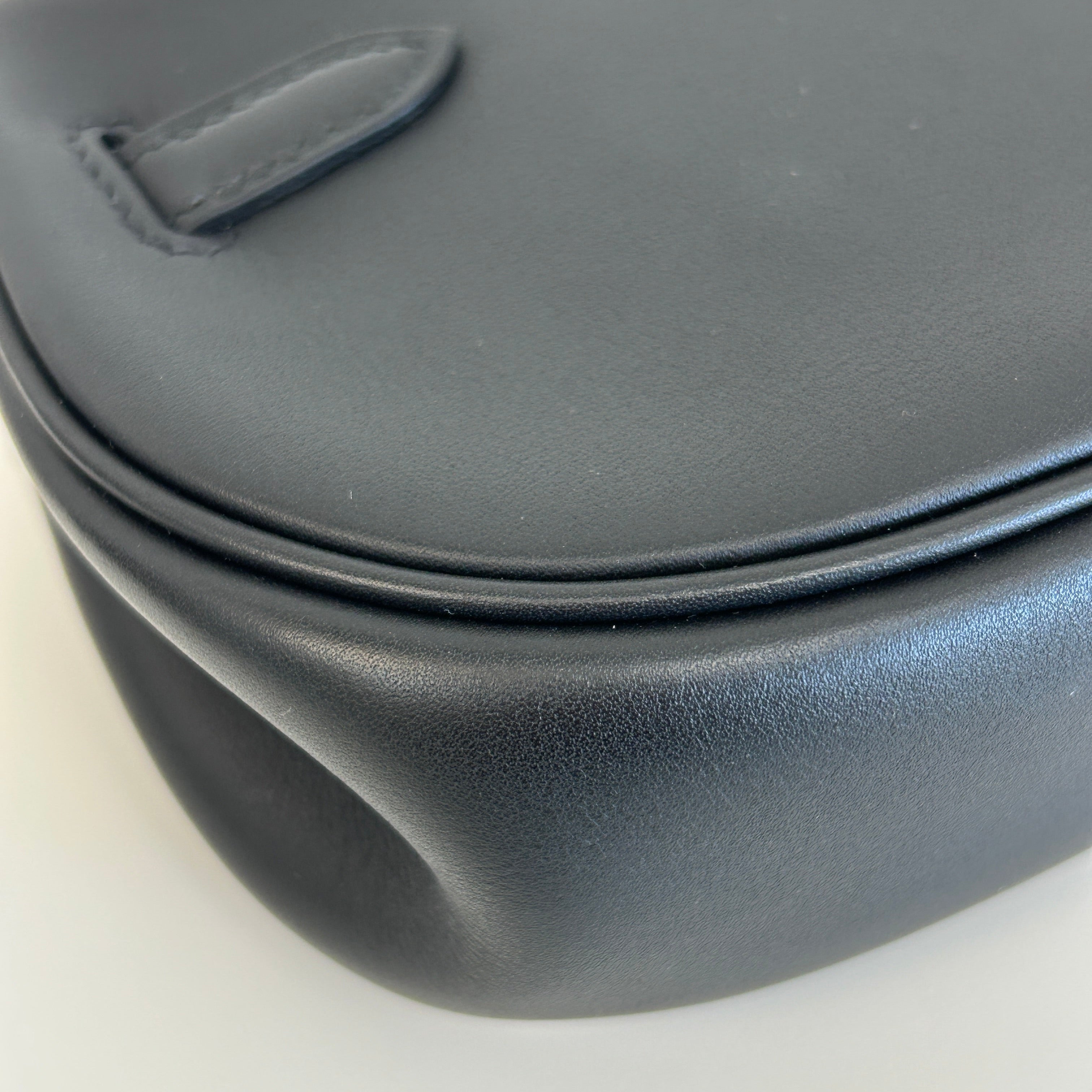 Noir Swift Leather Kelly Moove w/Pouch & PHW