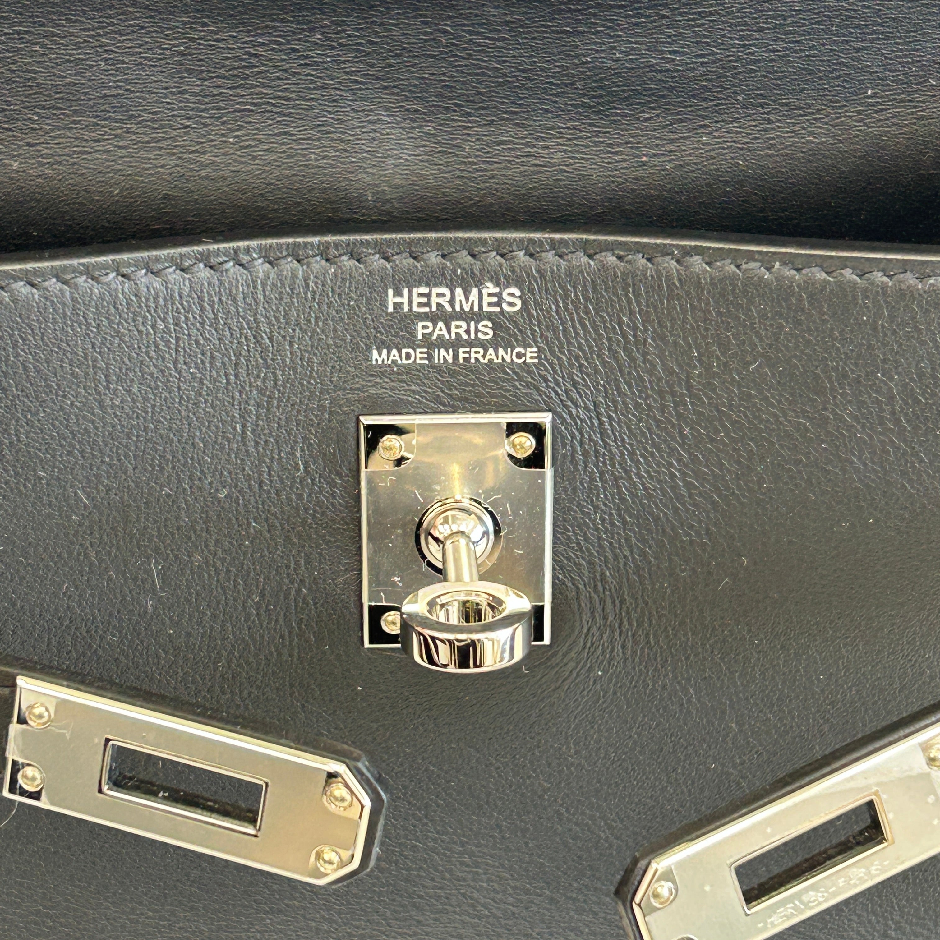 Noir Swift Leather Kelly Moove w/Pouch & PHW