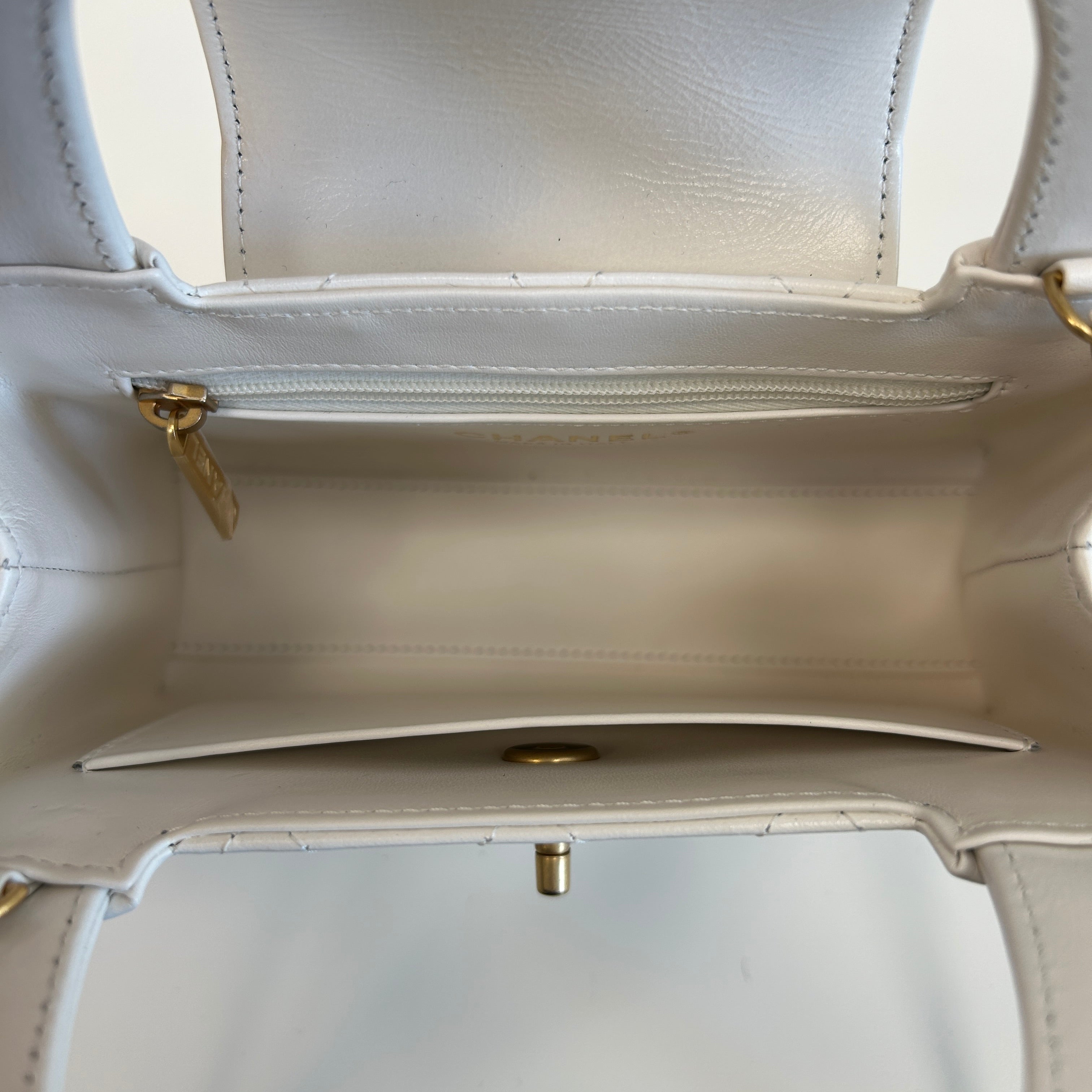 White Quilted Calfskin Leather Kelly Shopper Bag