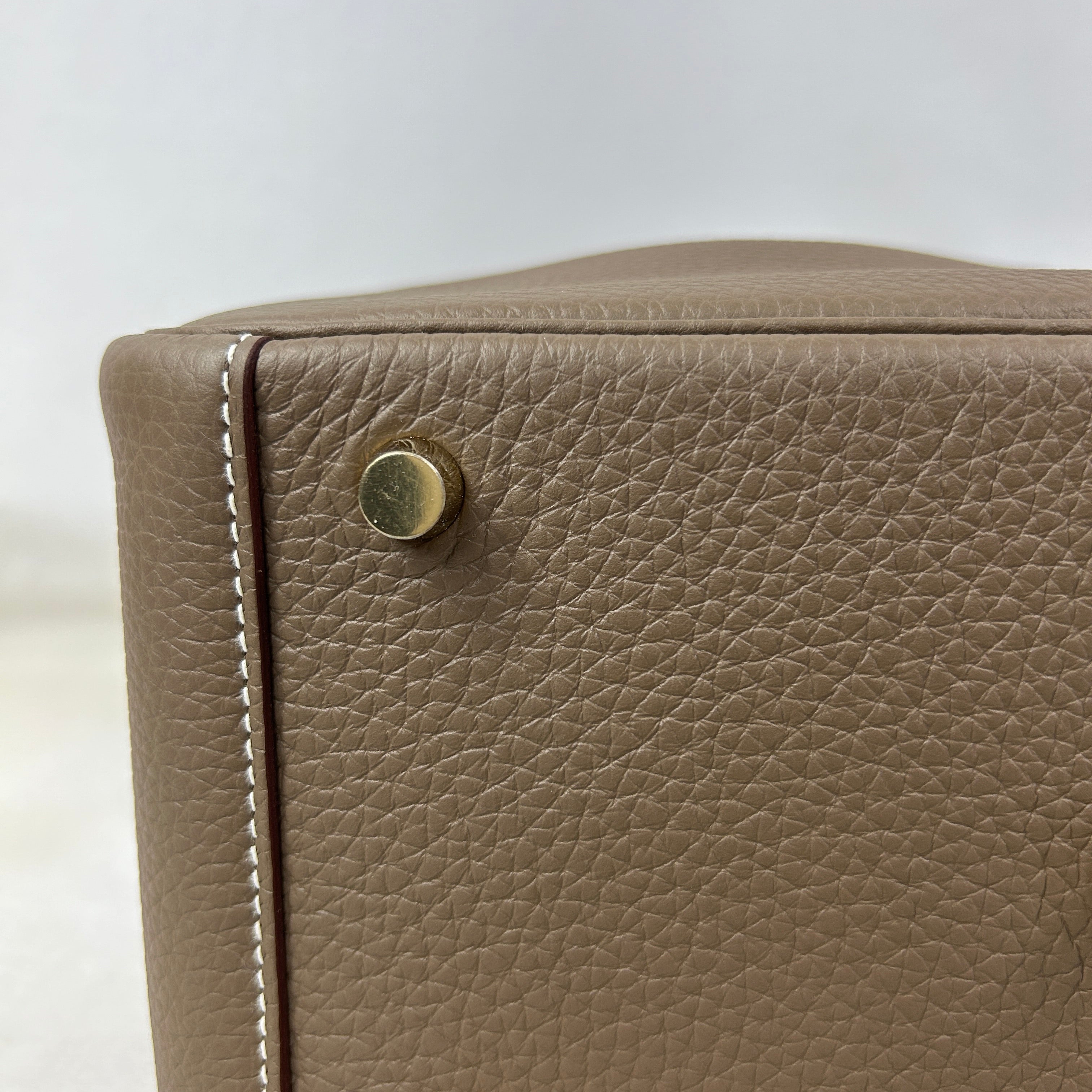 Etoupe Togo Leather Lindy 26 w/GHW