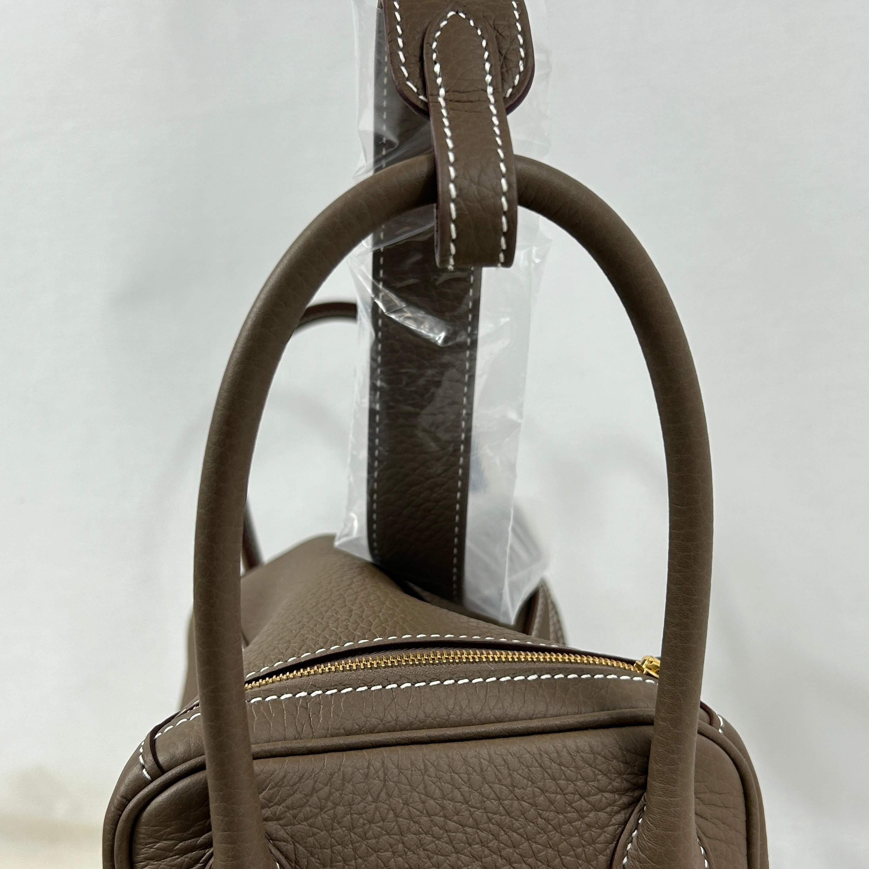 Etoupe Togo Leather Lindy 26 w/GHW