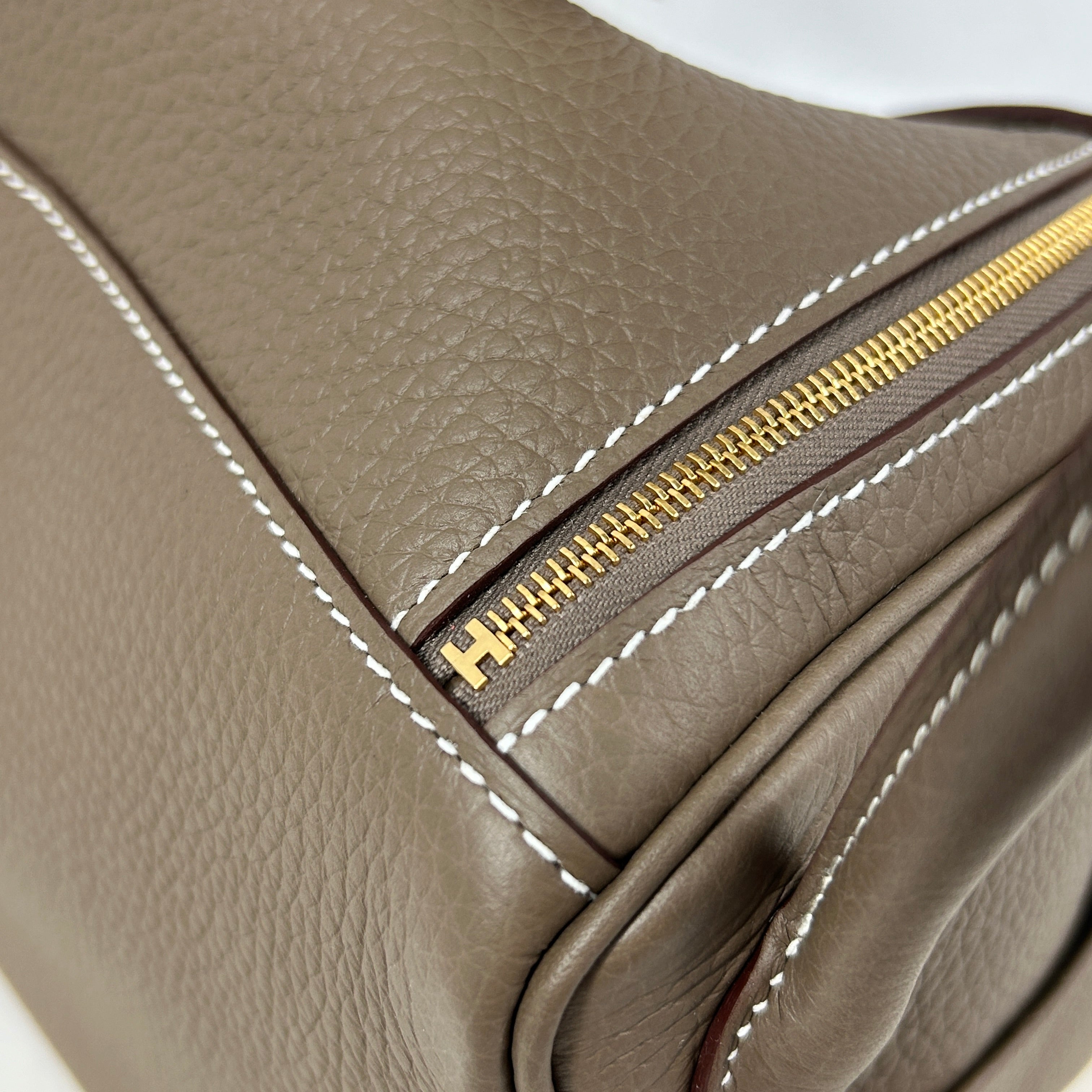 Etoupe Togo Leather Lindy 26 w/GHW