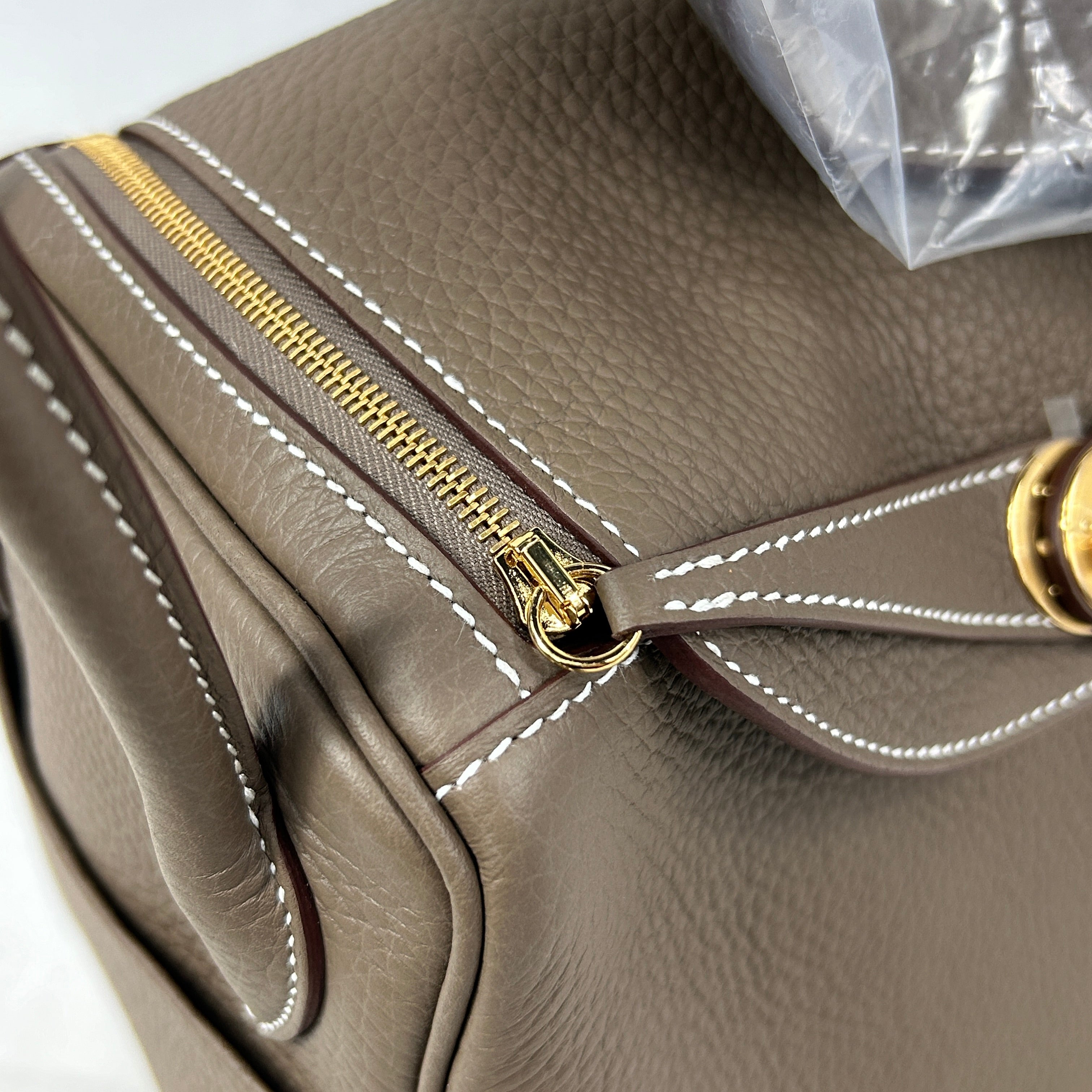 Etoupe Togo Leather Lindy 26 w/GHW