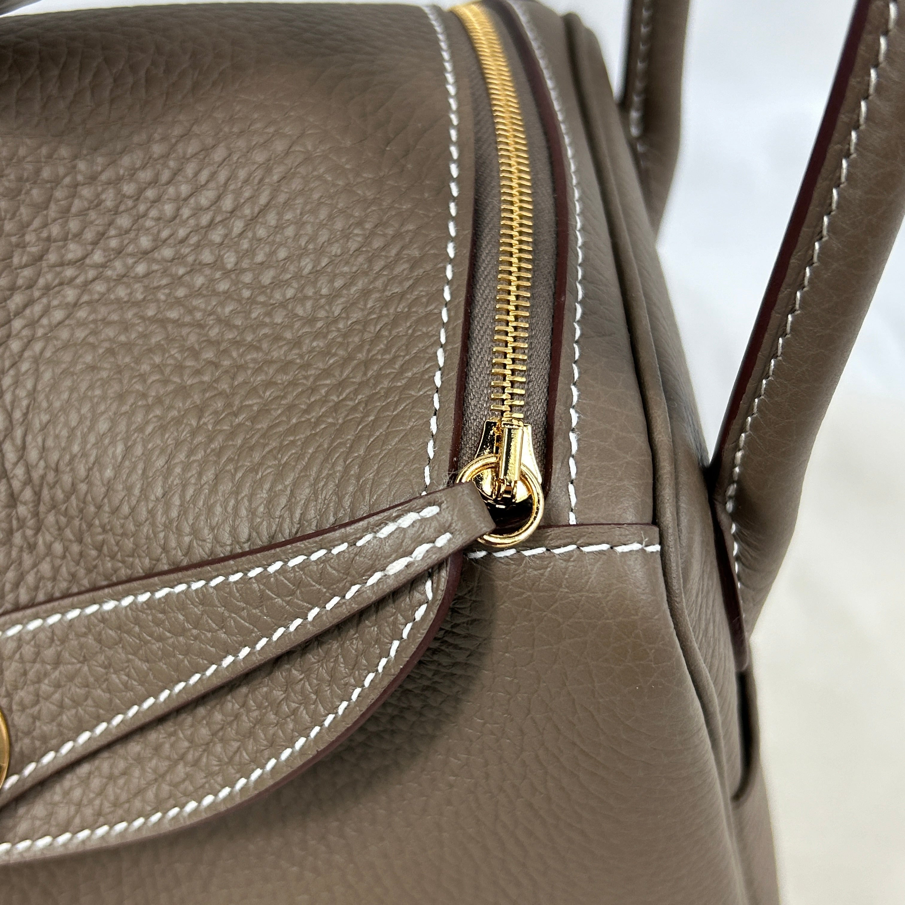 Etoupe Togo Leather Lindy 26 w/GHW