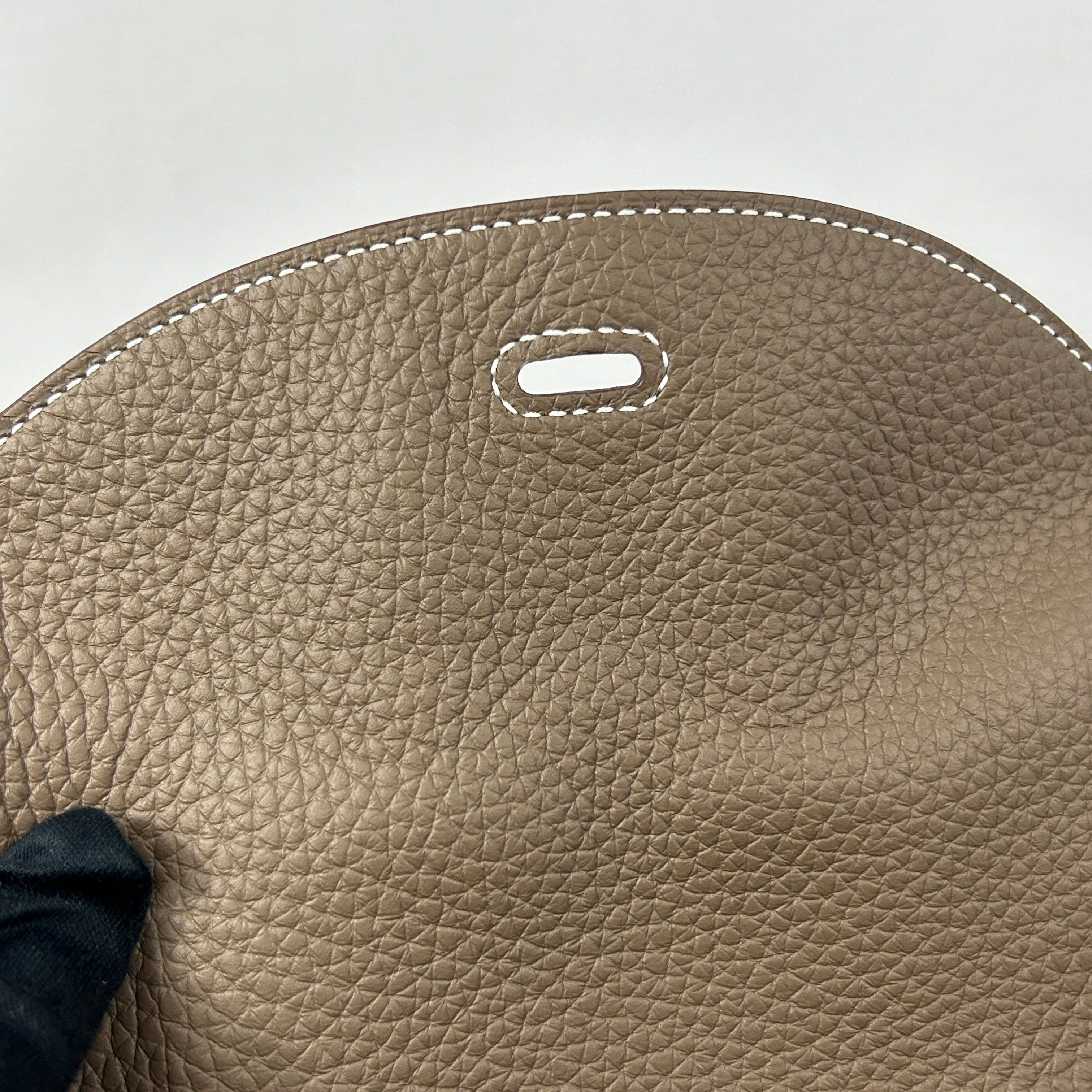 Etoupe Togo Leather Lindy 26 w/GHW