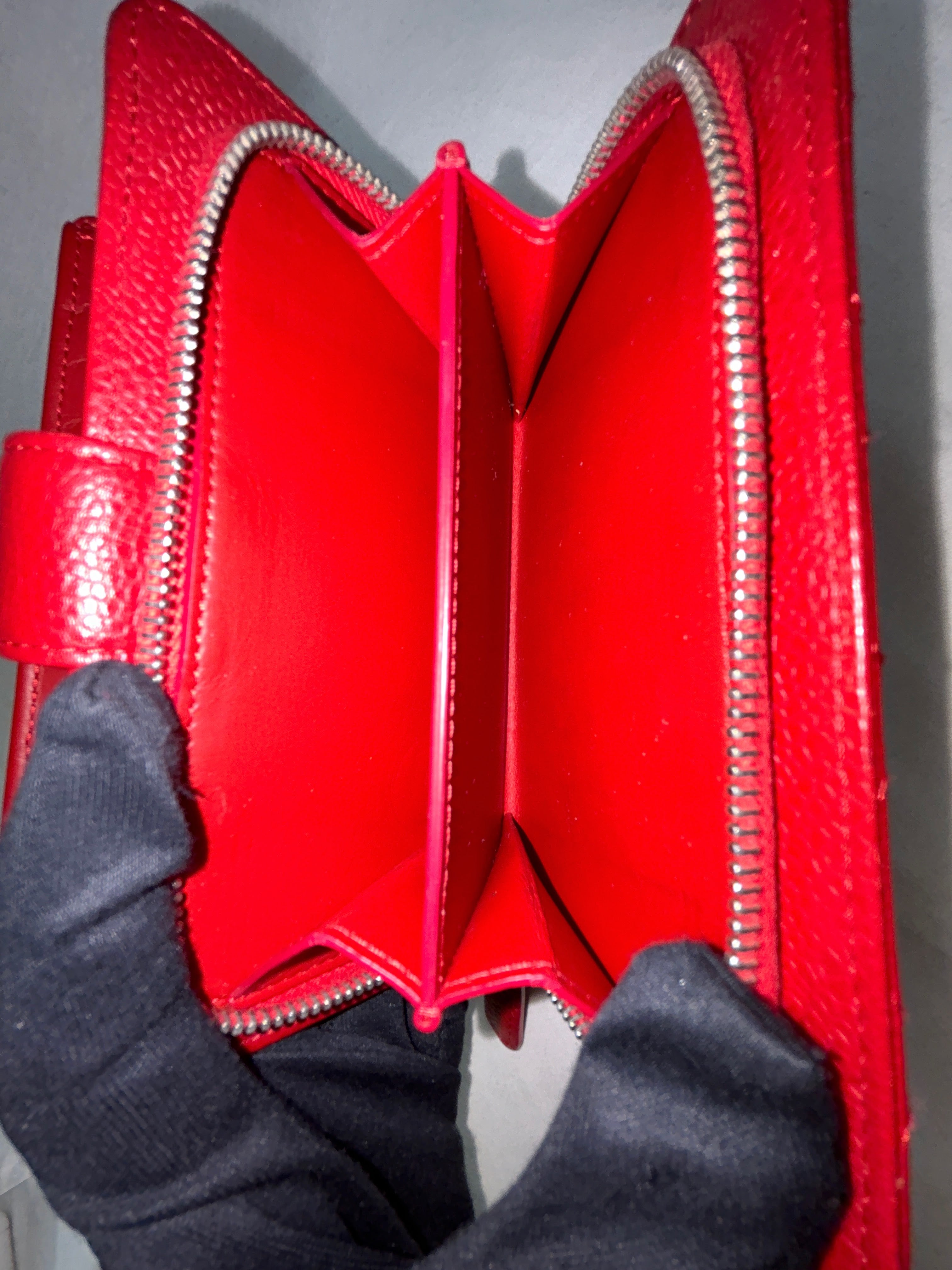 Red Caviar Bifold French Wallet w/SHW