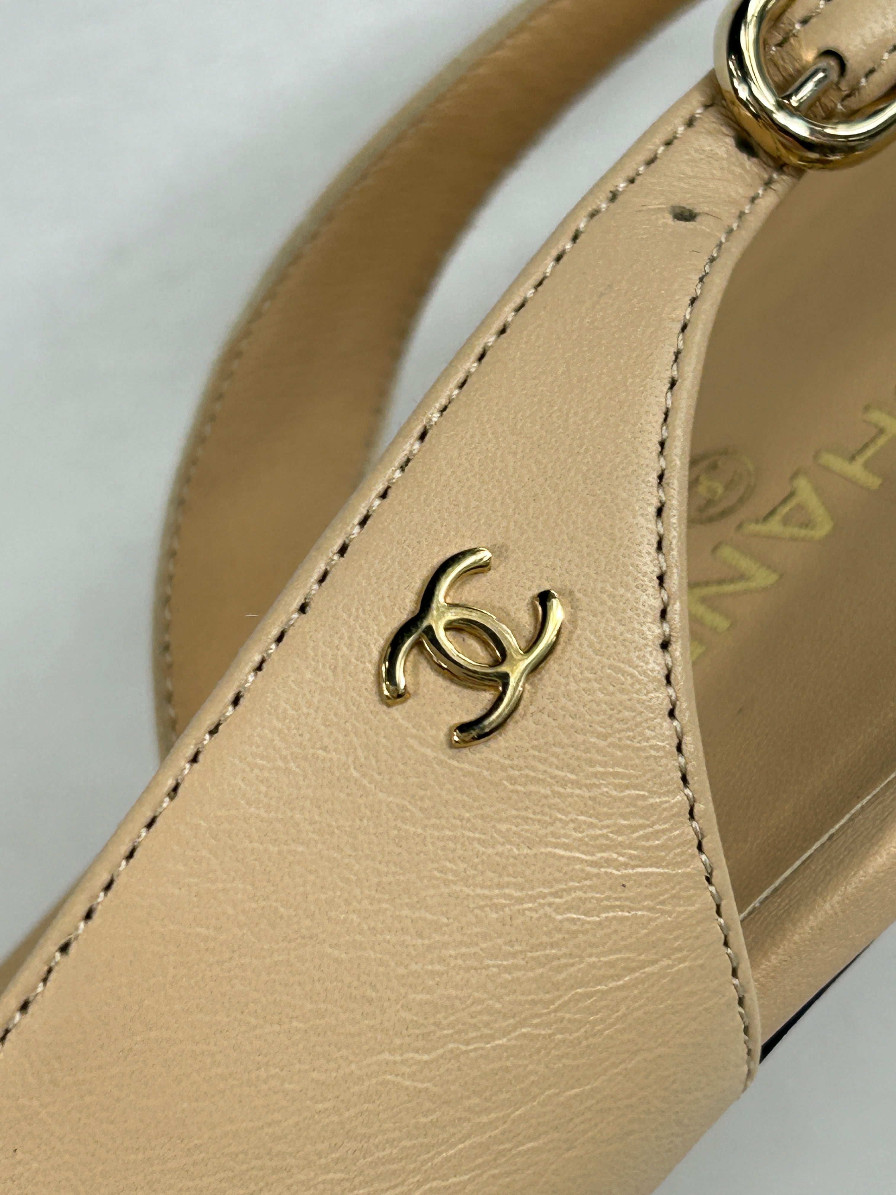 2-Tone Nude Leather/Black Fabric w/ Accent Pearl rounded Toe Low Heel Slingbacks