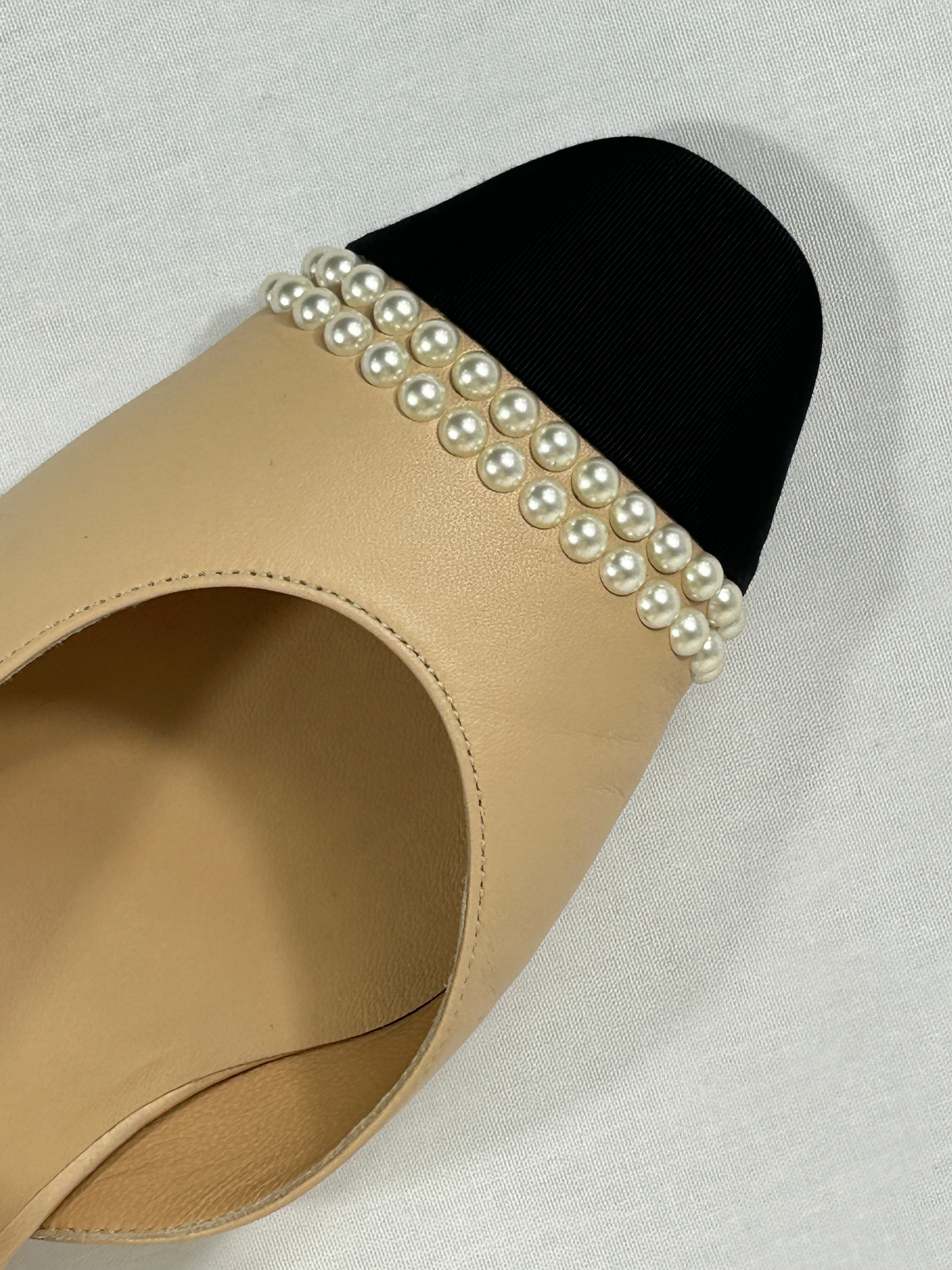 2-Tone Nude Leather/Black Fabric w/ Accent Pearl rounded Toe Low Heel Slingbacks