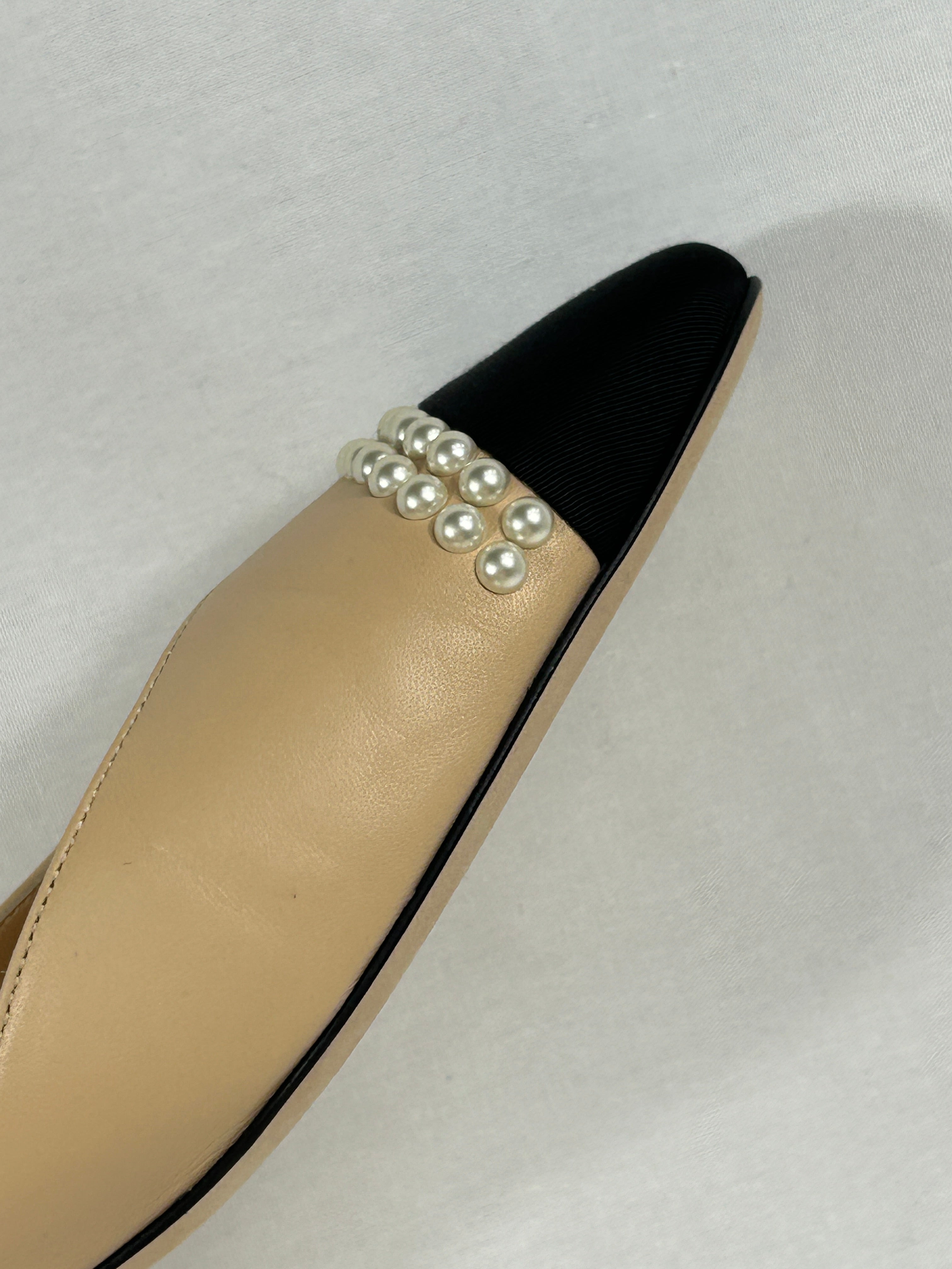 2-Tone Nude Leather/Black Fabric w/ Accent Pearl rounded Toe Low Heel Slingbacks