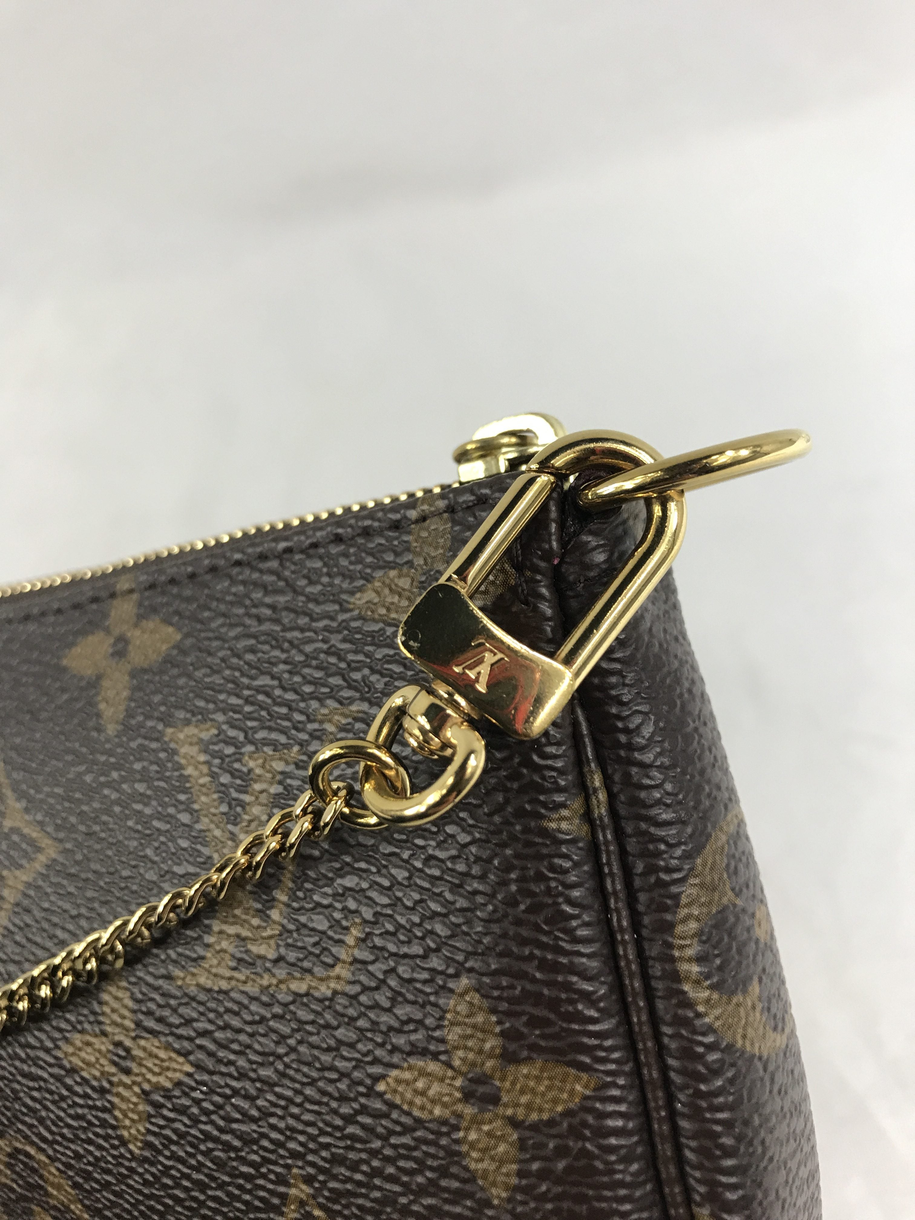 Monogram 2020 Christmas Animation Roller Coaster Mini Pochette Accessories Pivoine W/GHW
