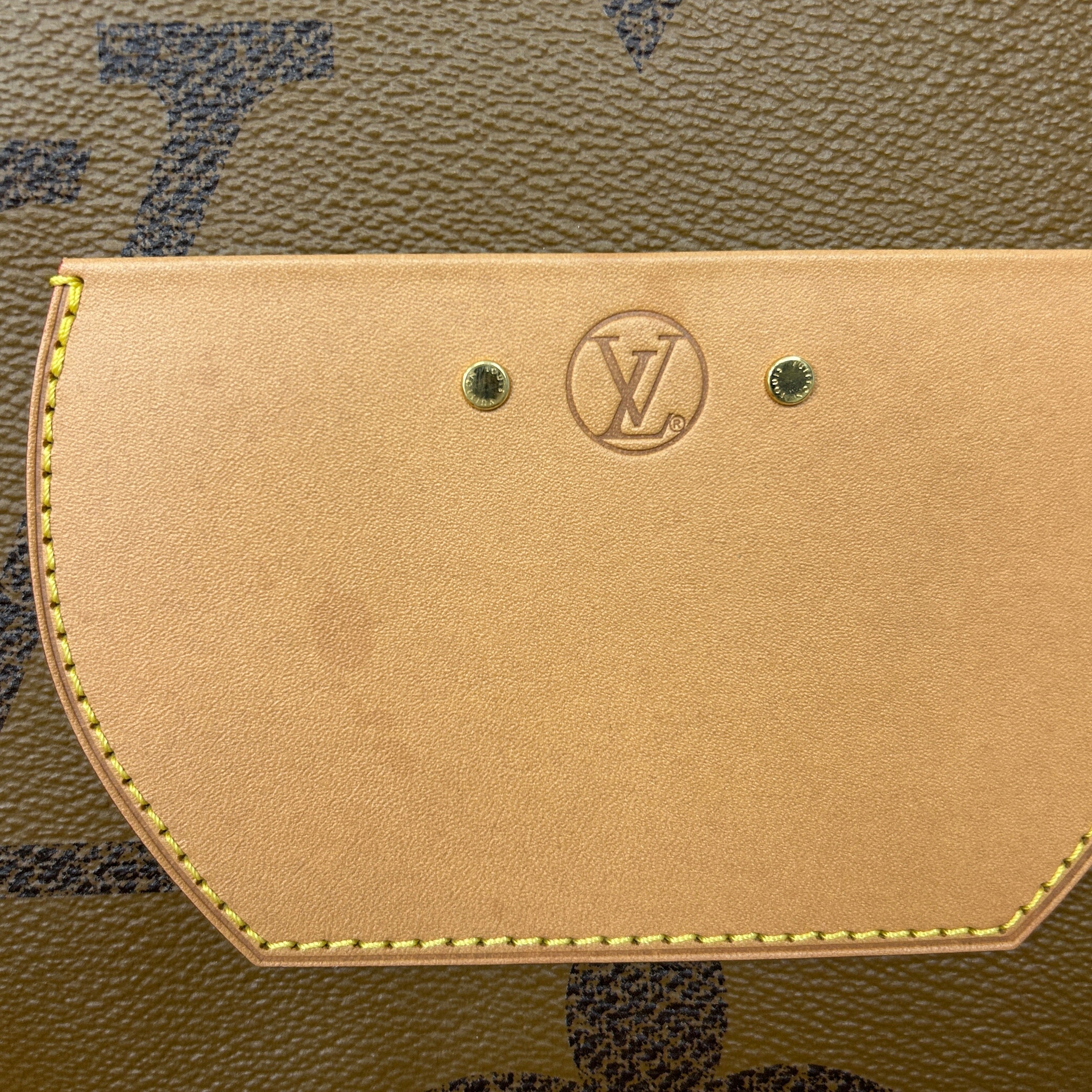 Reverse Monogram Giant Boite Chapeau Souple w/GHW