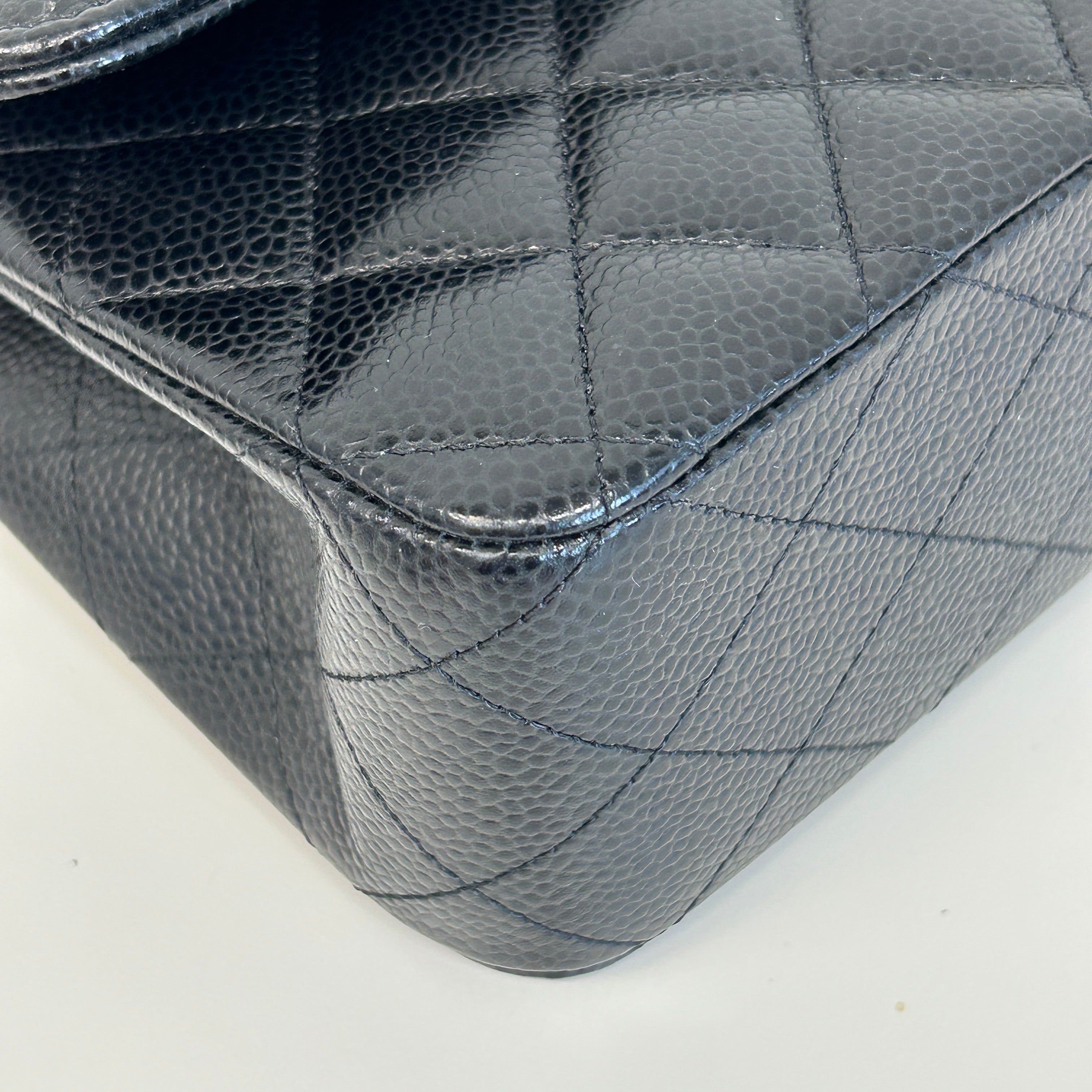 Black Caviar Medium Classic Double Flap w/GHW