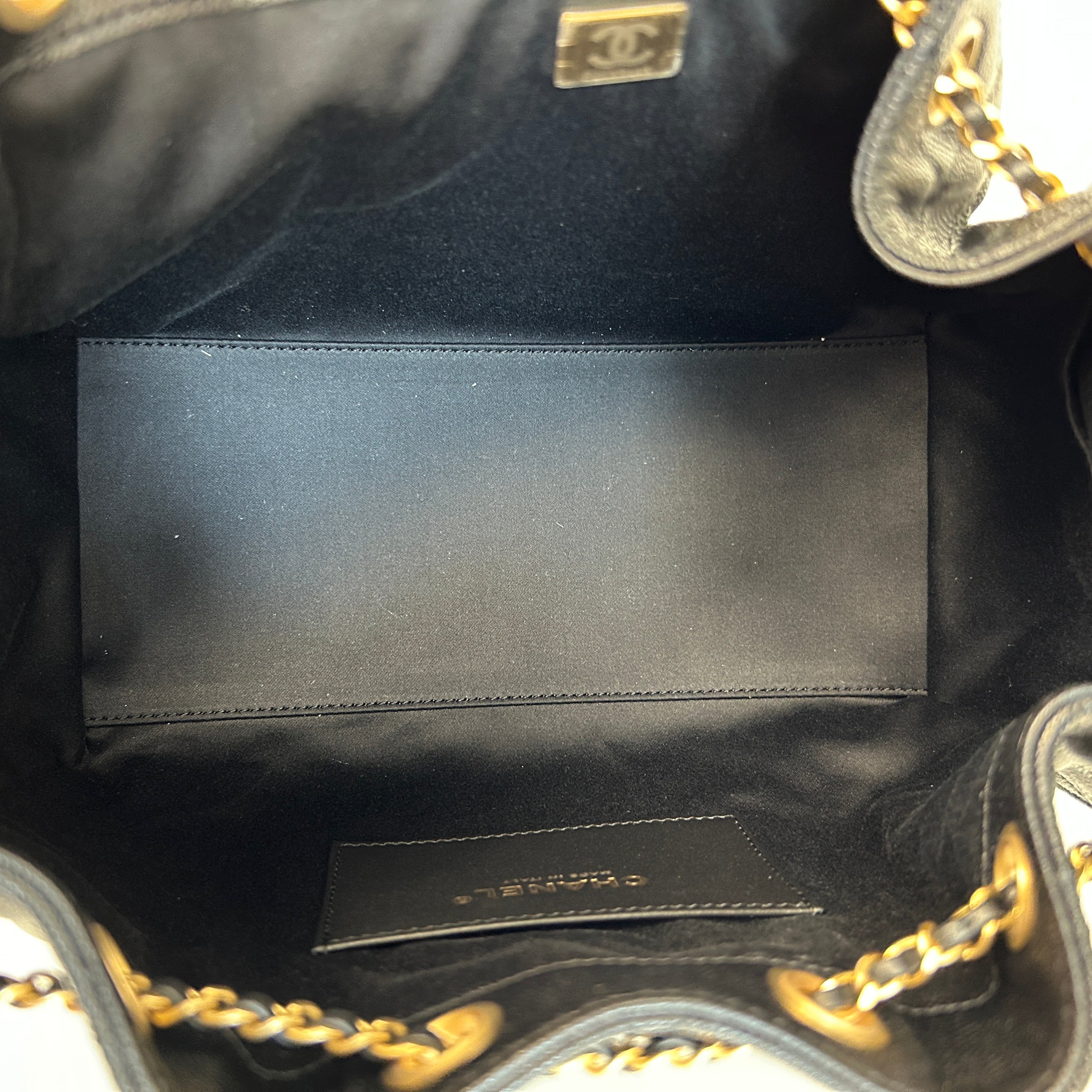 Black Quilted Caviar Leather Small 25 Bag w/GHW