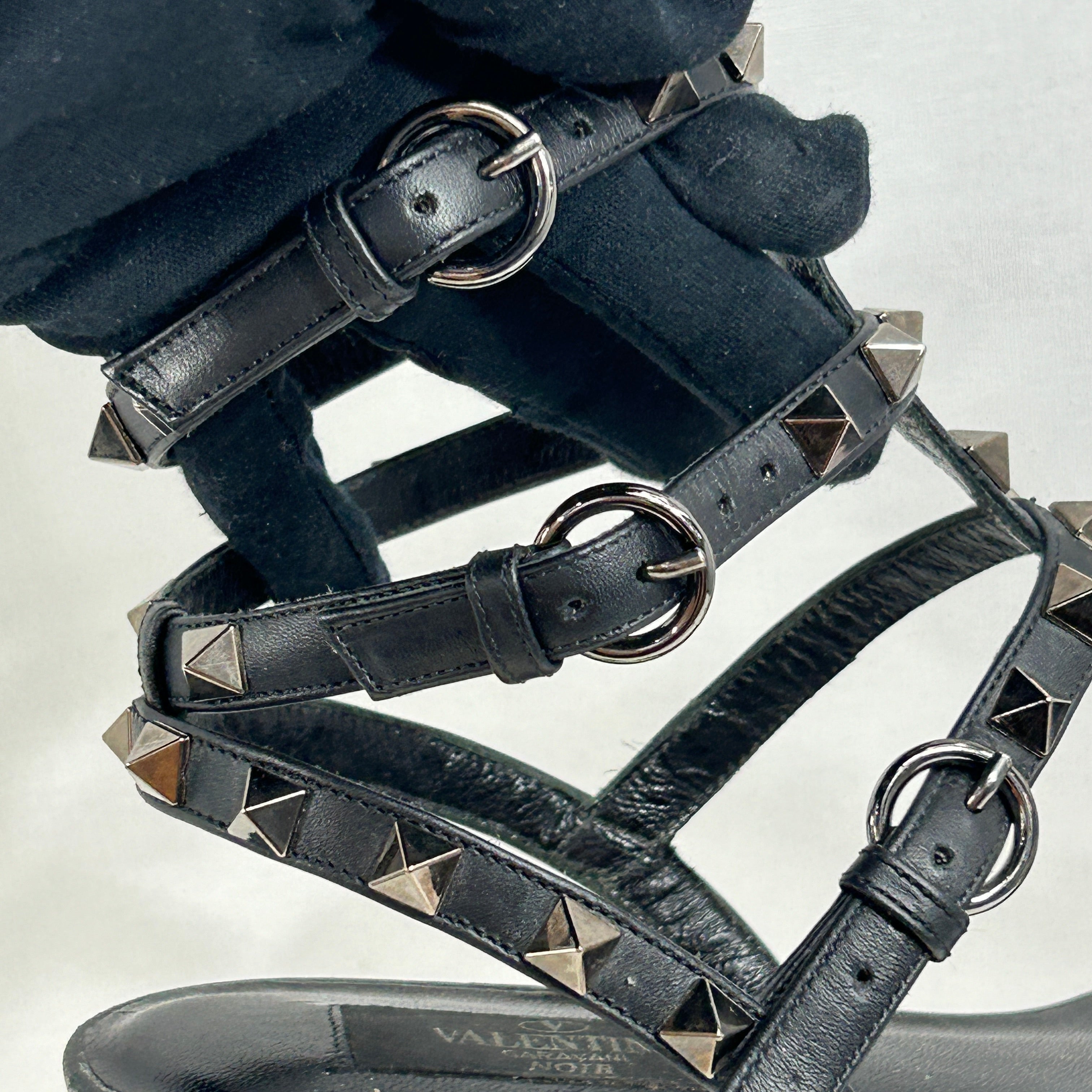 Black Leather Rockstud Flat Sandals