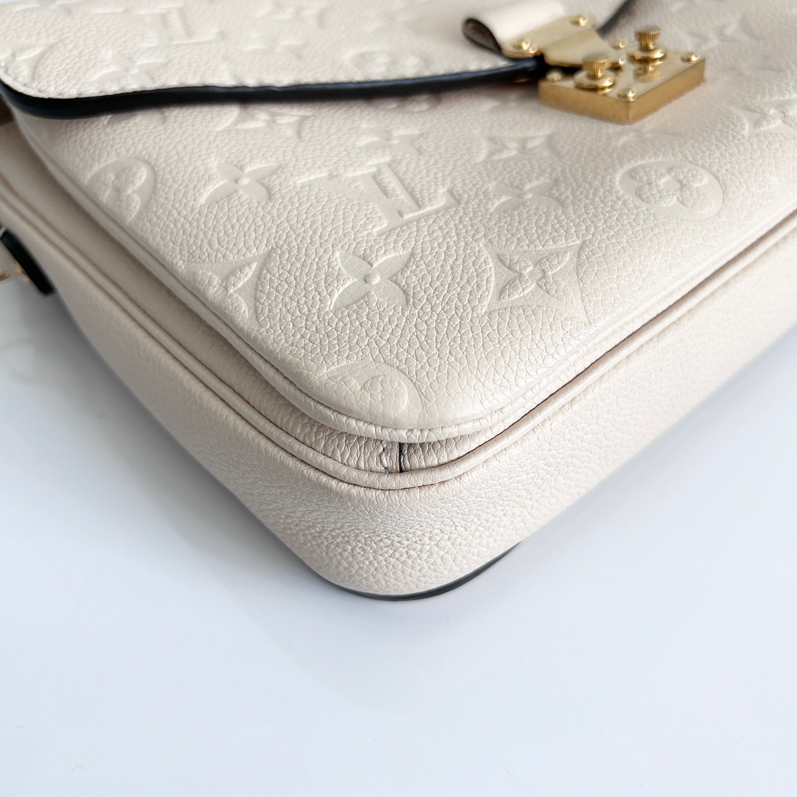 Crème Monogram Empreinte Leather Pochette Metis w/GHW