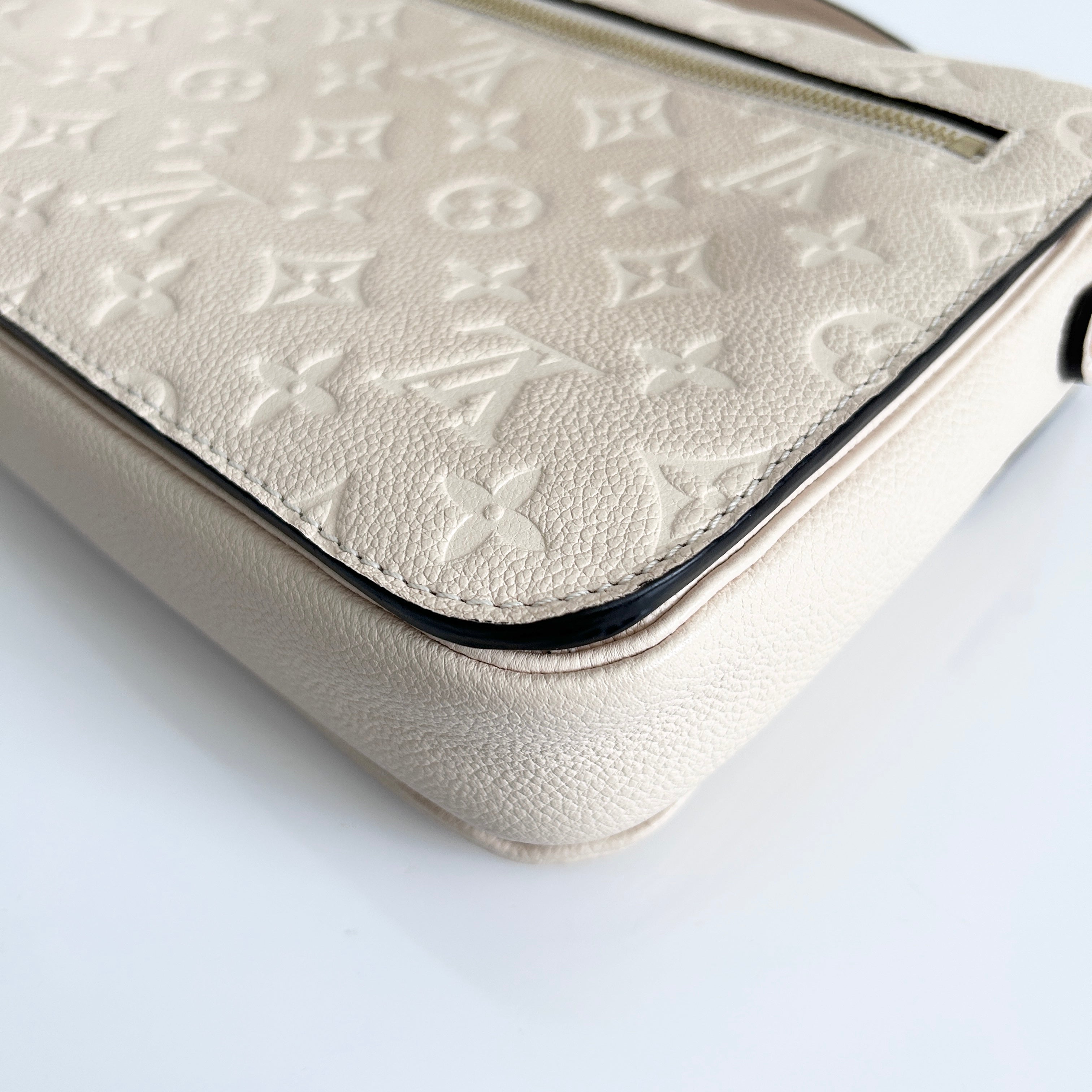 Crème Monogram Empreinte Leather Pochette Metis w/GHW