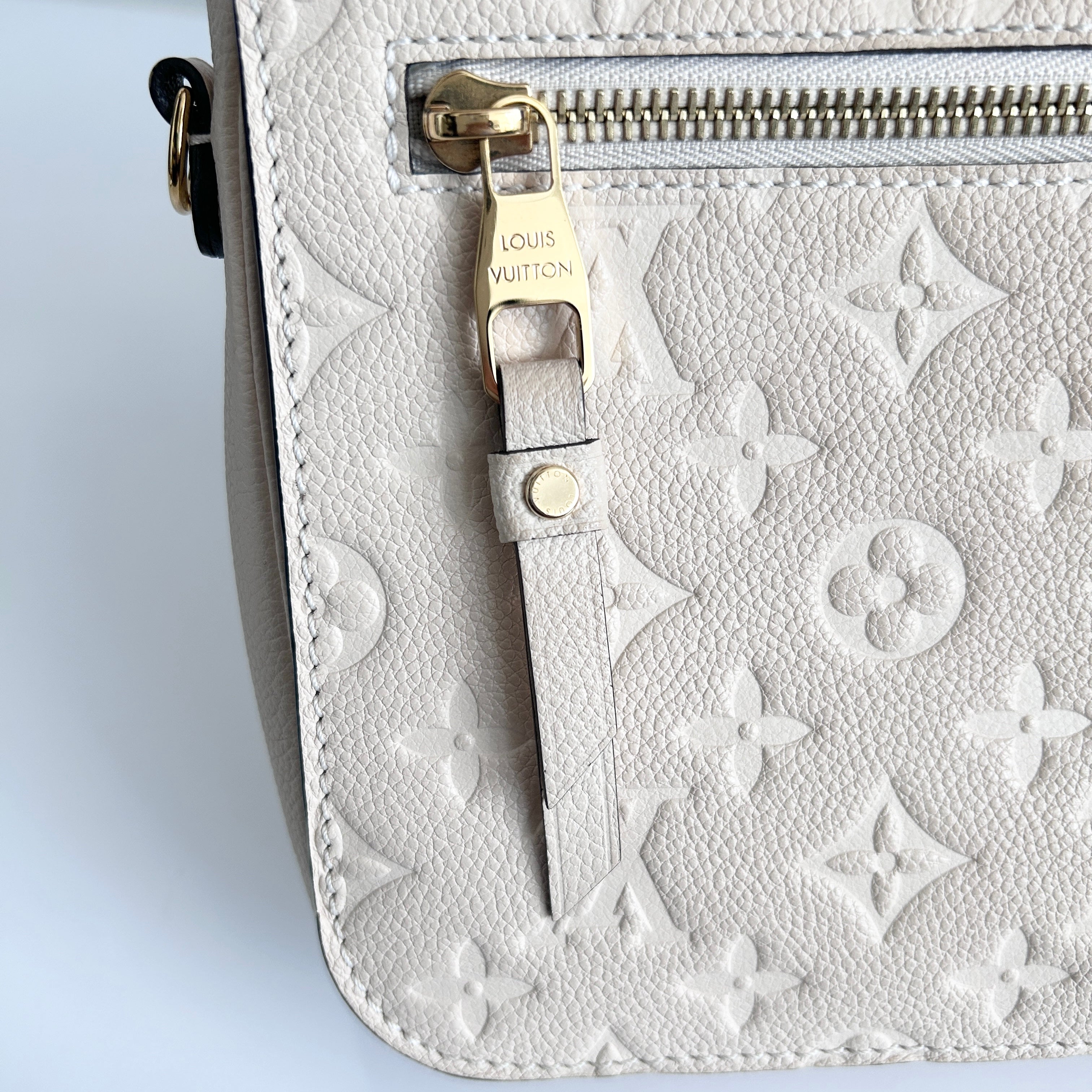 Crème Monogram Empreinte Leather Pochette Metis w/GHW