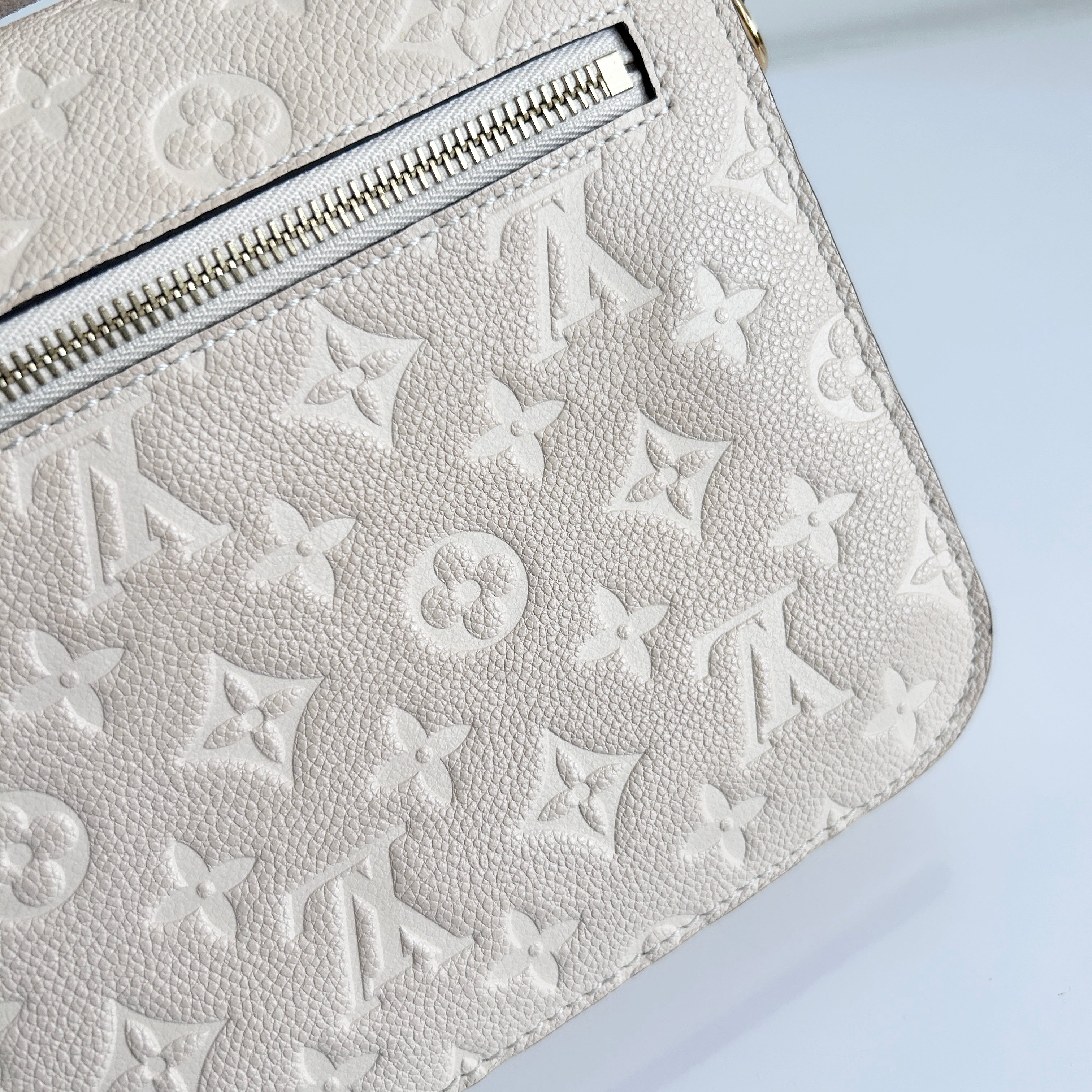 Crème Monogram Empreinte Leather Pochette Metis w/GHW