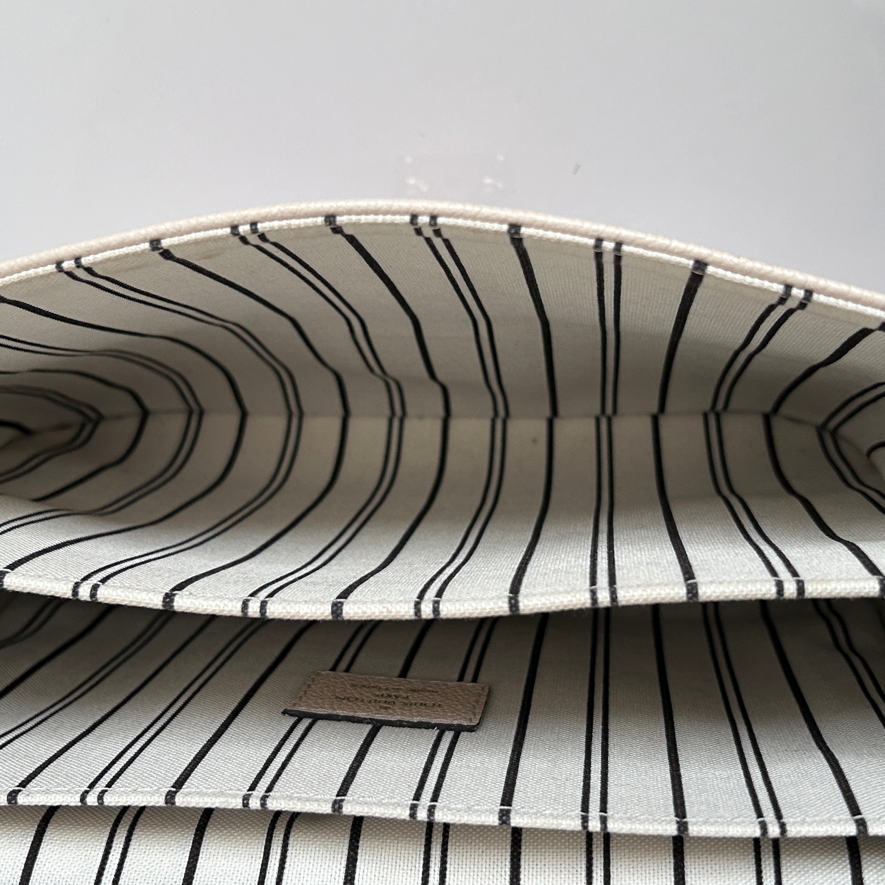 Crème Monogram Empreinte Leather Pochette Metis w/GHW