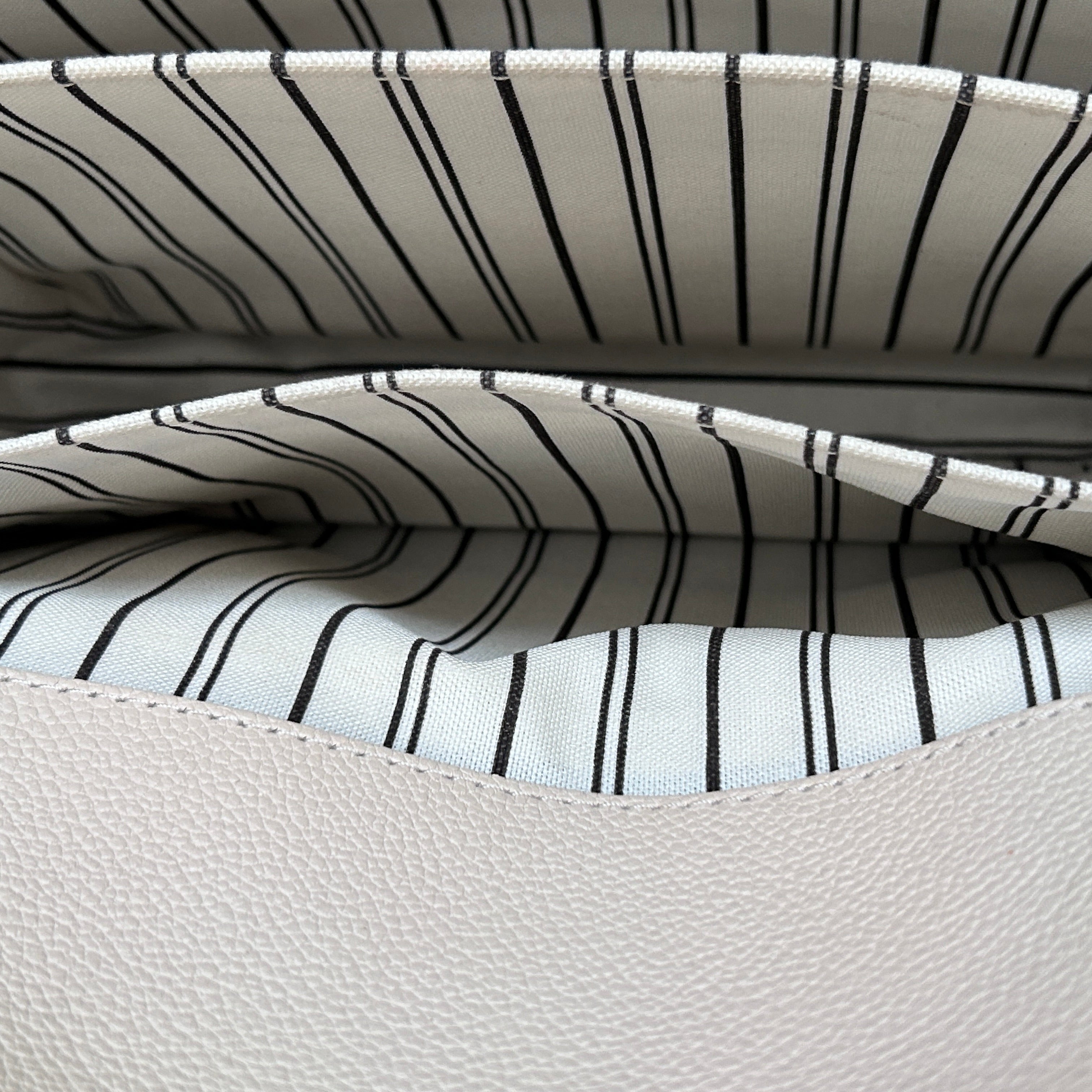 Crème Monogram Empreinte Leather Pochette Metis w/GHW