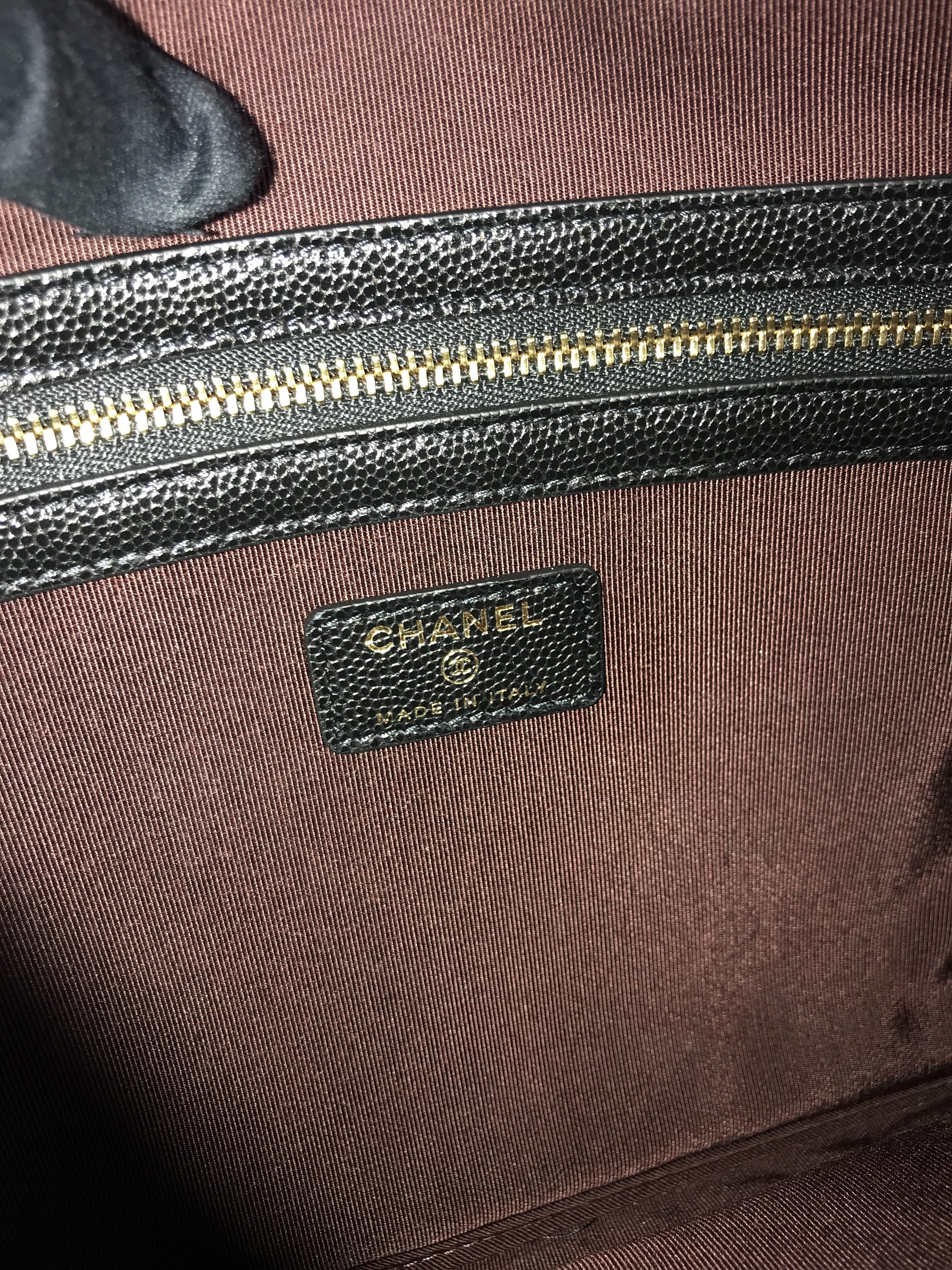 Black Caviar O-Pouch w/LGHW
