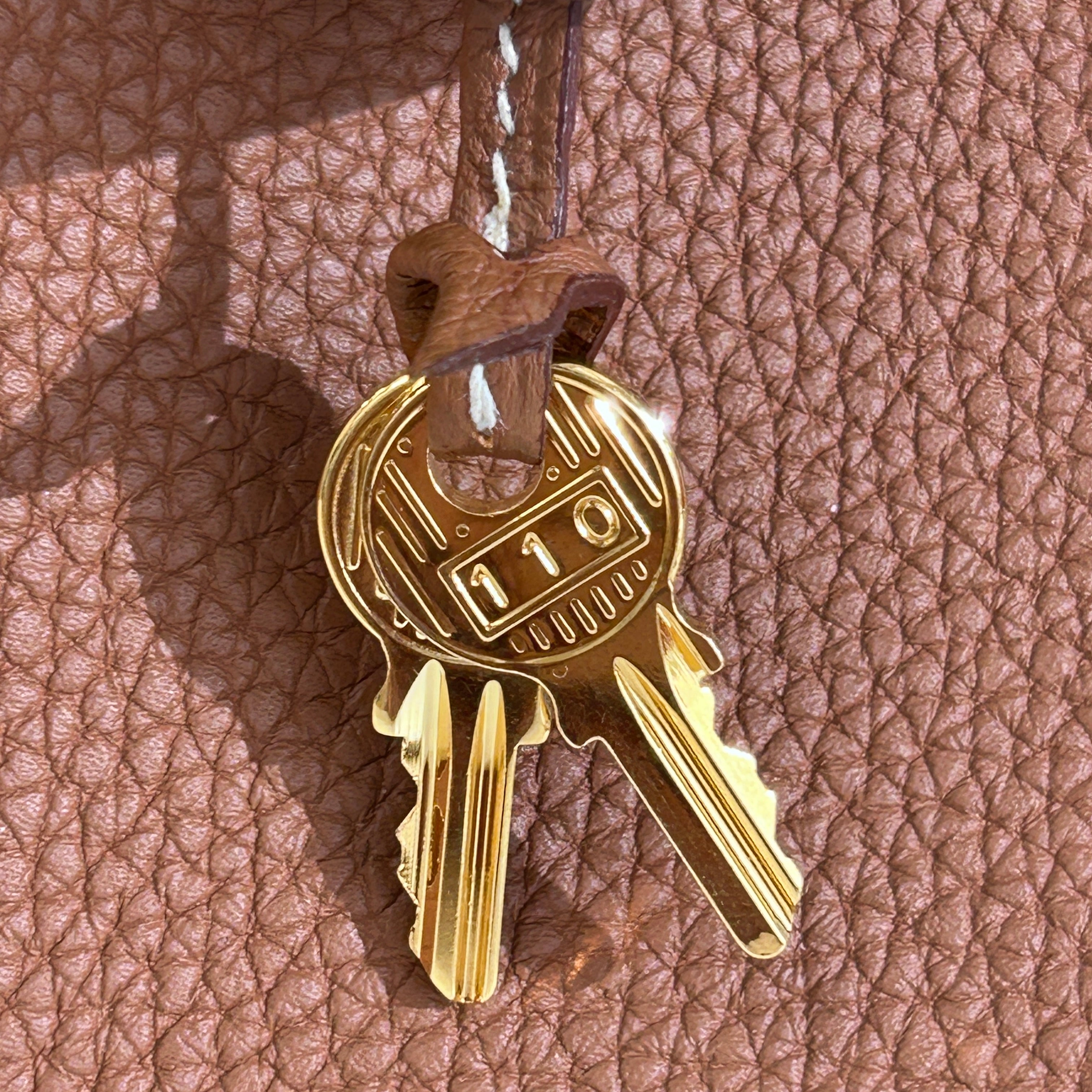 Kelly 28 Retourne Gold Togo Leather w/GHW