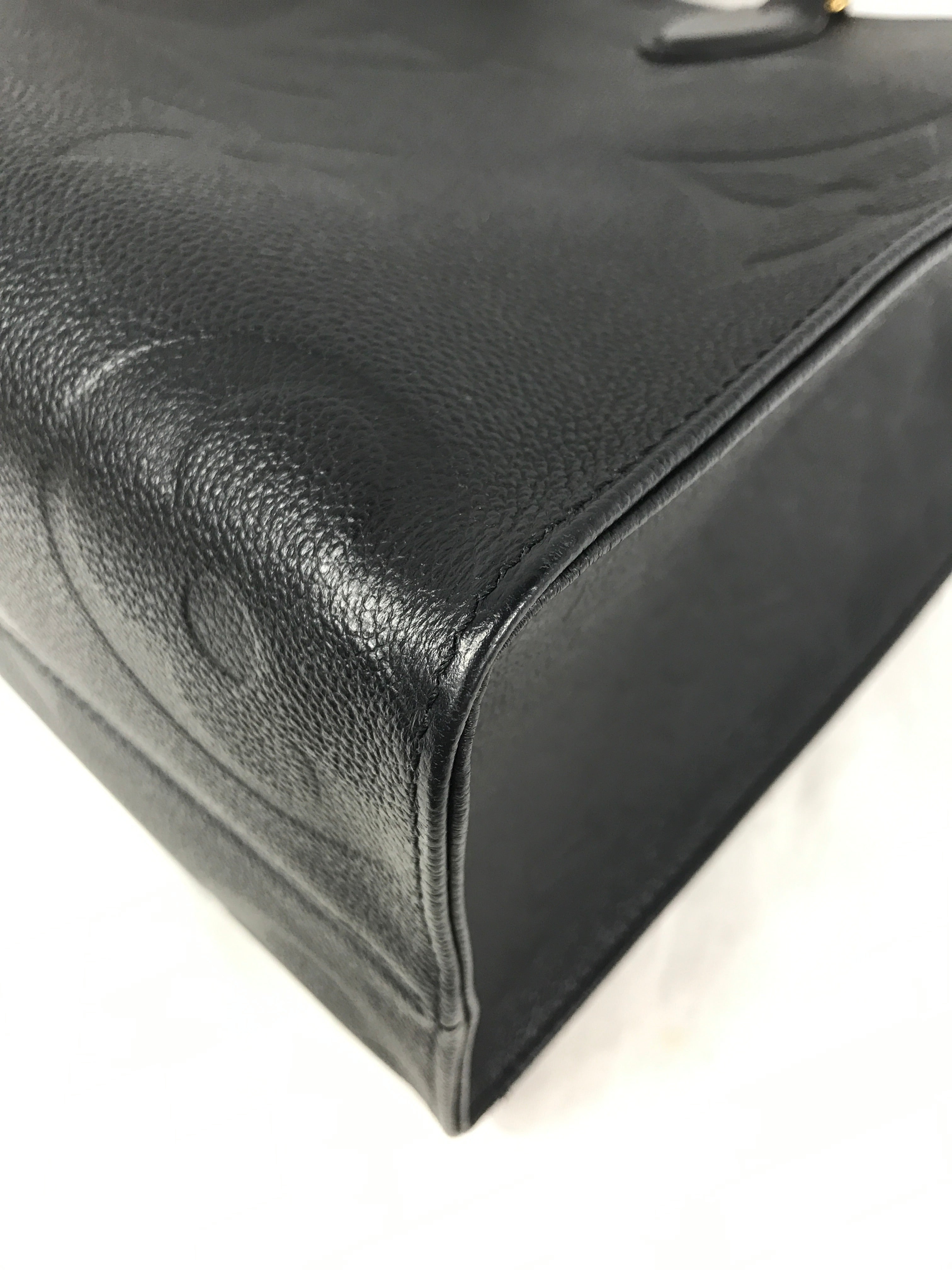 Black Empriente (Vachetta OnTheGo MM Tote w/GHW