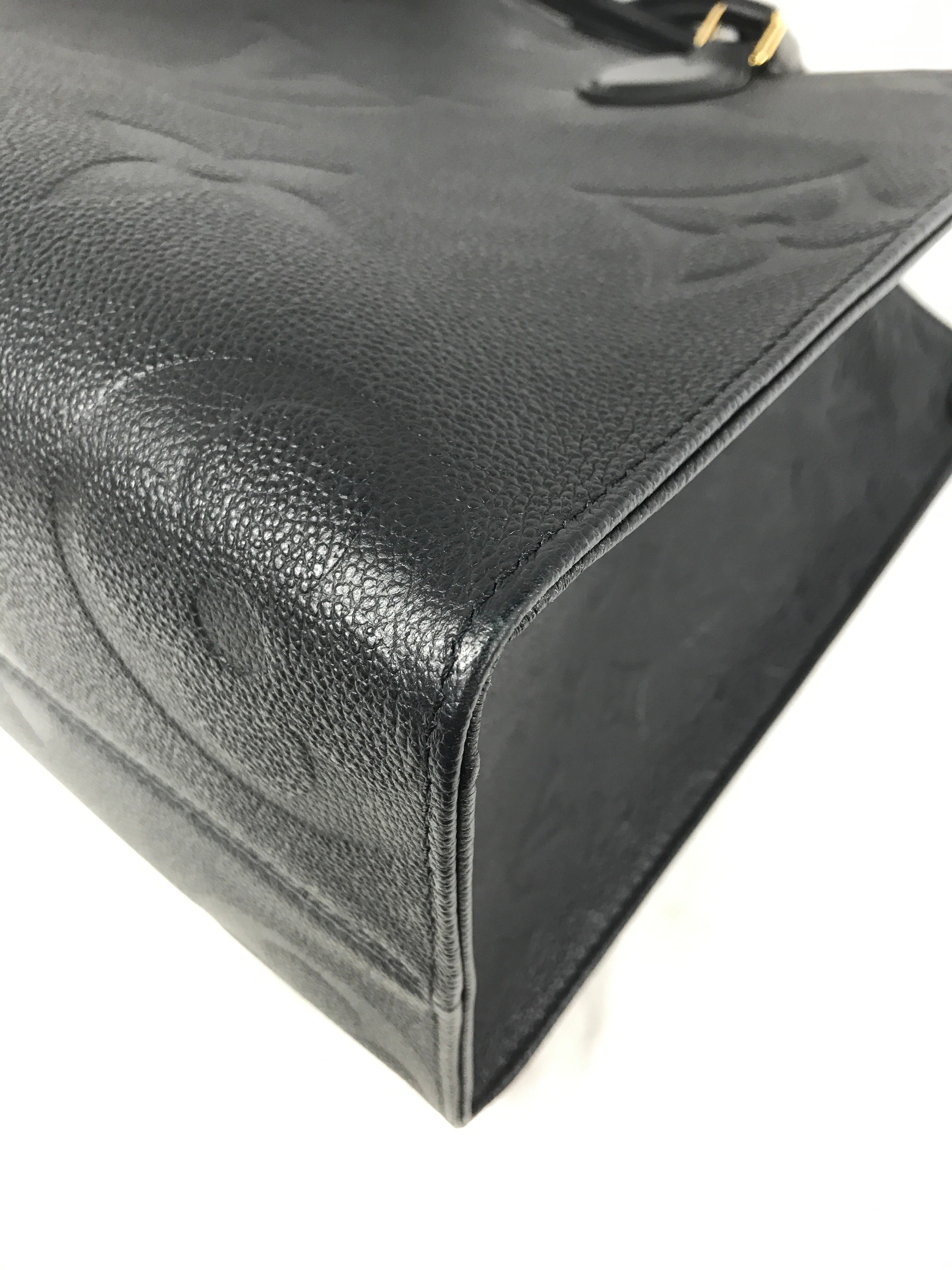 Black Empriente (Vachetta OnTheGo MM Tote w/GHW
