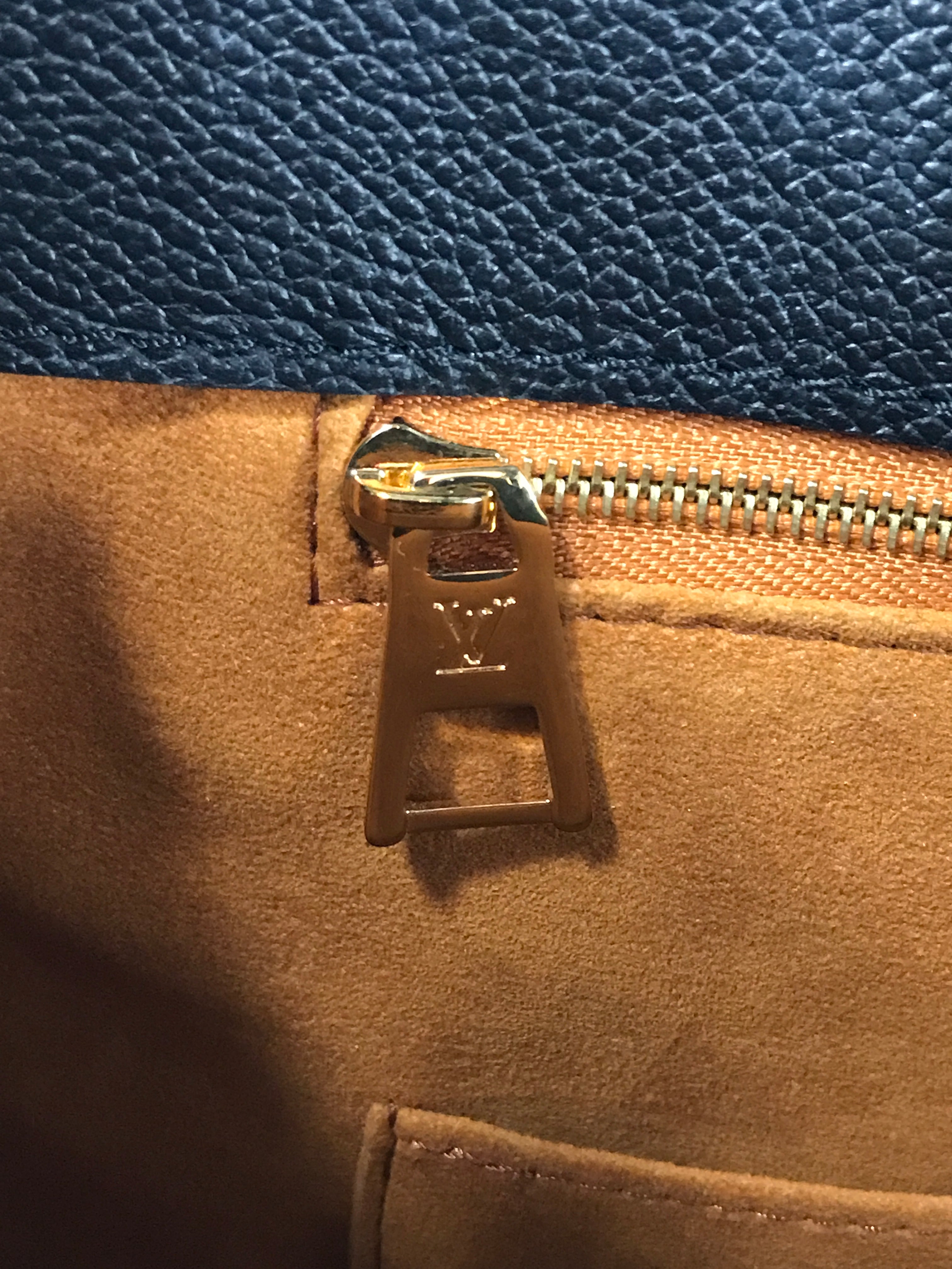 Black Empriente (Vachetta OnTheGo MM Tote w/GHW