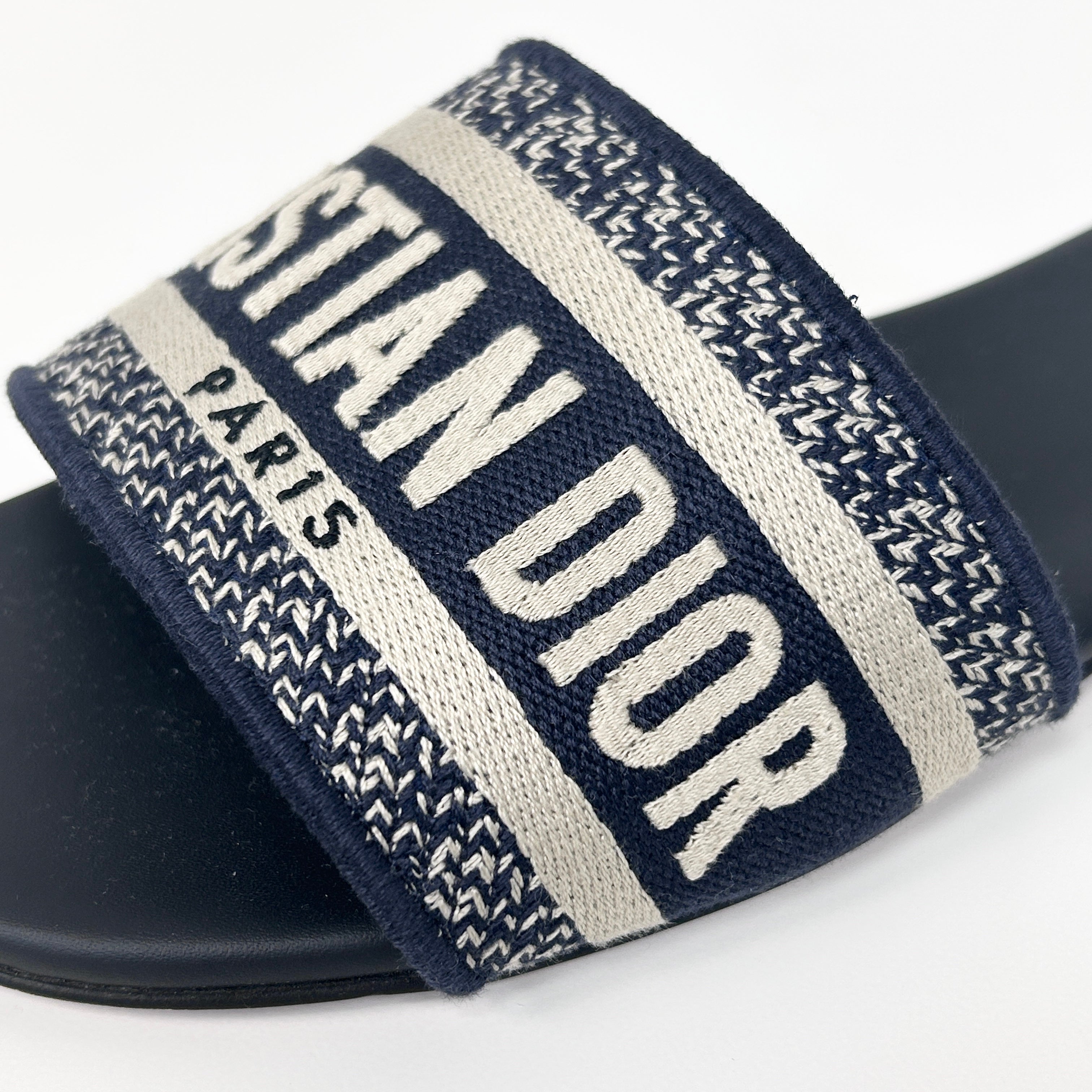 Deep Blue Embroidered Cotton Dway Slide